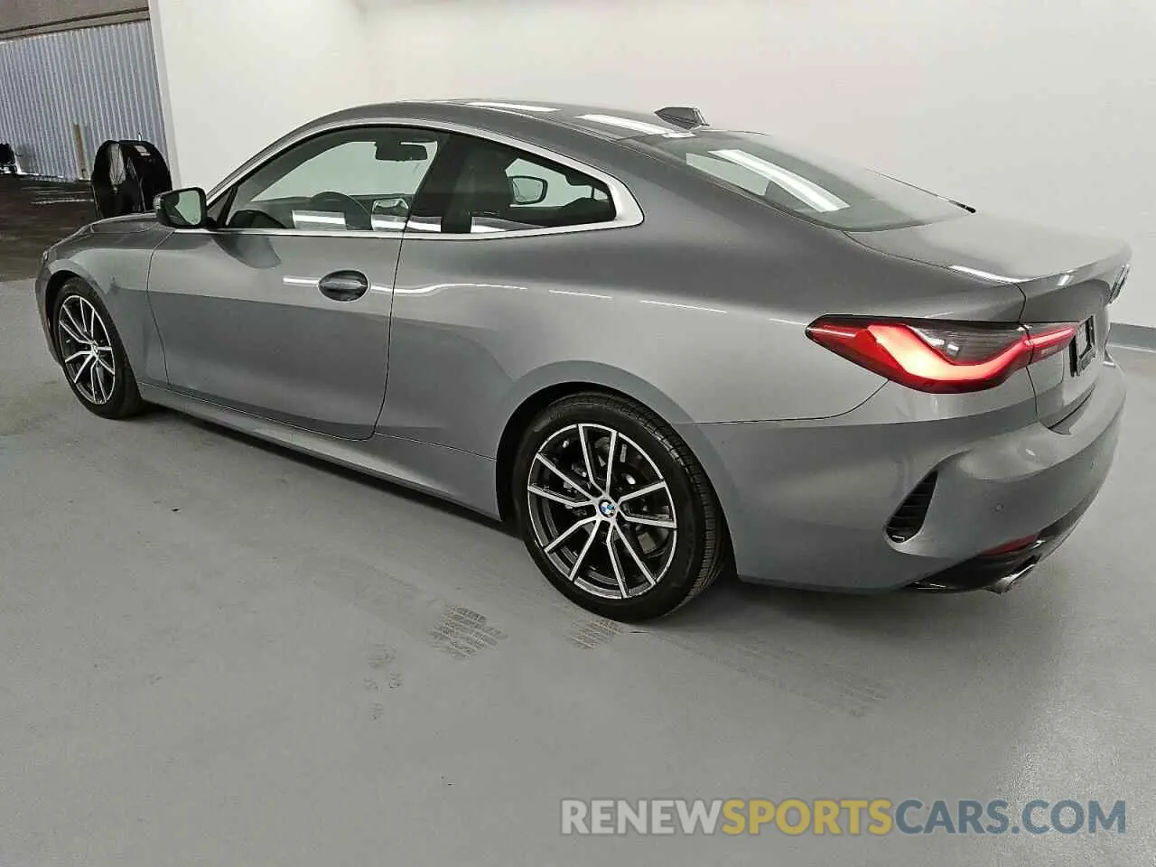 2 Photograph of a damaged car WBA53AP00RCN95904 BMW 4 SERIES 2024