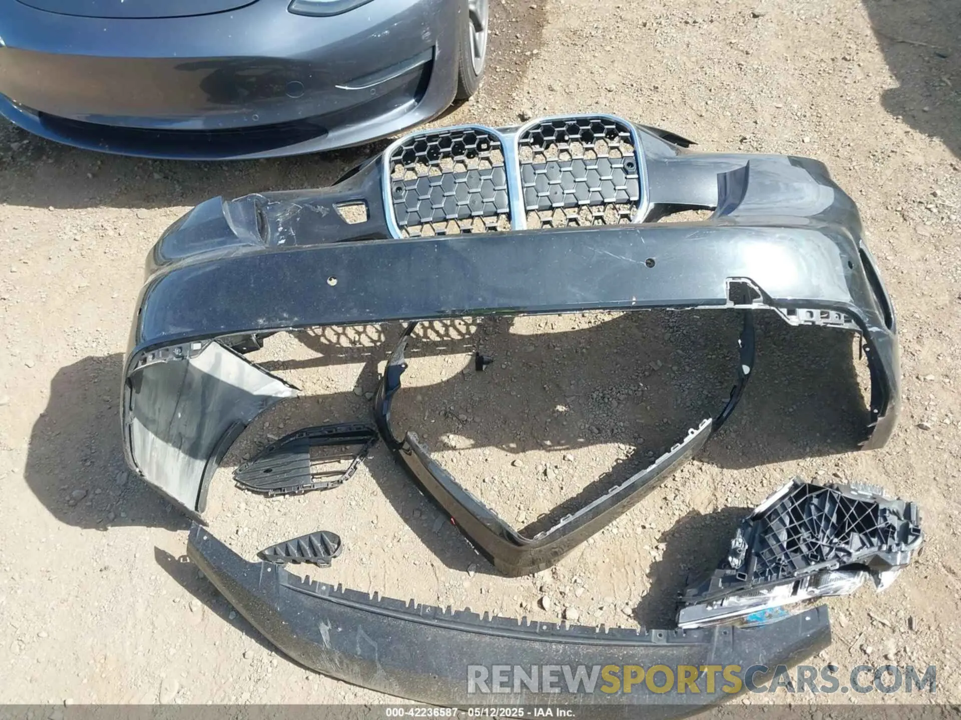 12 Photograph of a damaged car WBA73AP08RCR86940 BMW 4 SERIES 2024