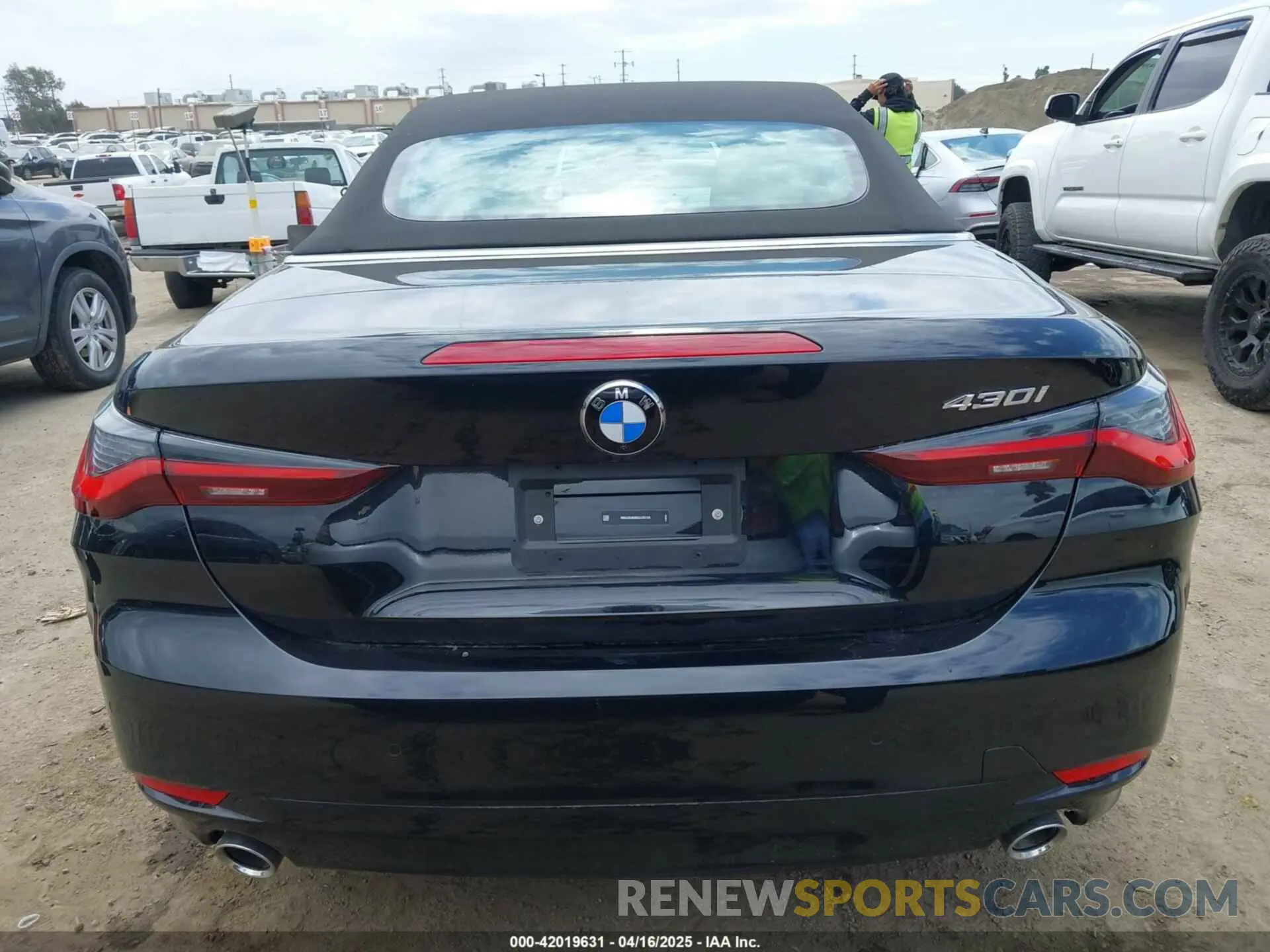 17 Photograph of a damaged car WBA33DB08SCU35159 BMW 4 SERIES 2025