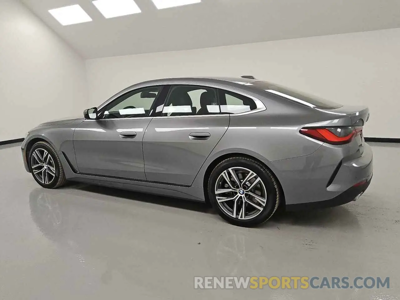 2 Photograph of a damaged car WBA33FB0XSFU70845 BMW 4 SERIES 2025