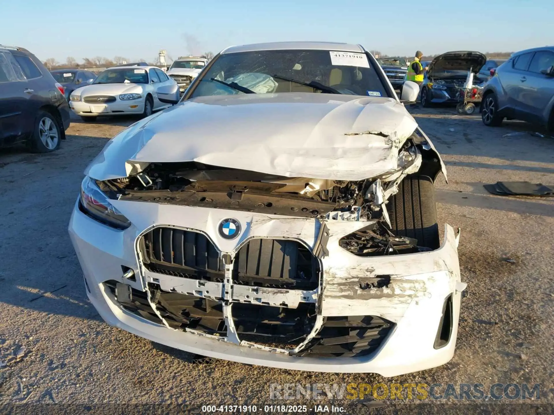 12 Photograph of a damaged car WBA63AV07RFP68033 BMW 4 SERIES GRAN COUPE 2024