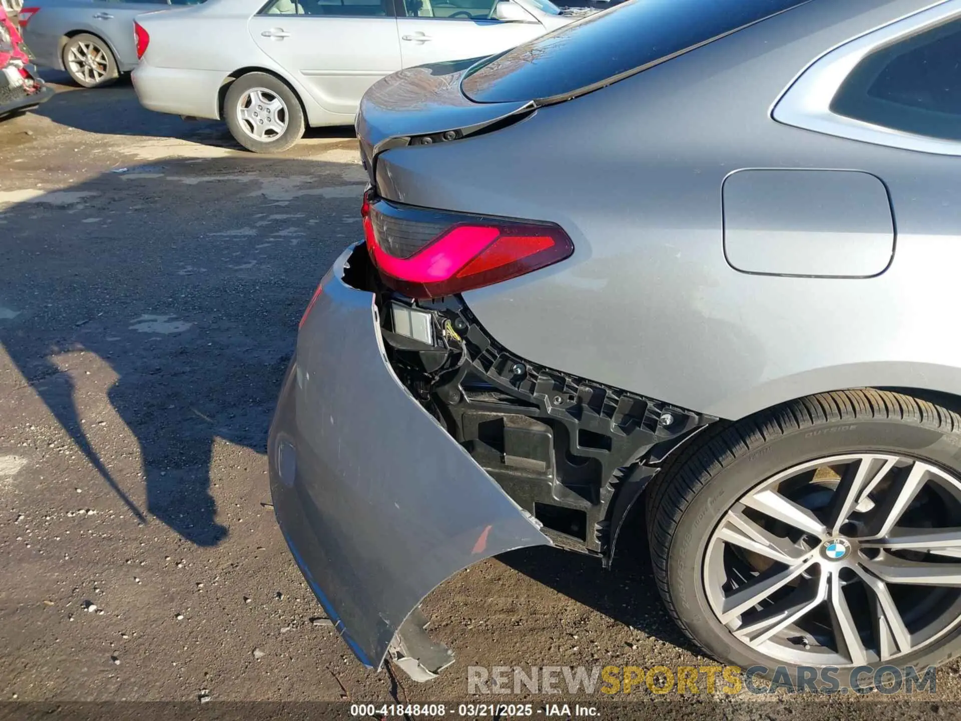 19 Photograph of a damaged car WBA73AV07RFR08229 BMW 4 SERIES GRAN COUPE 2024