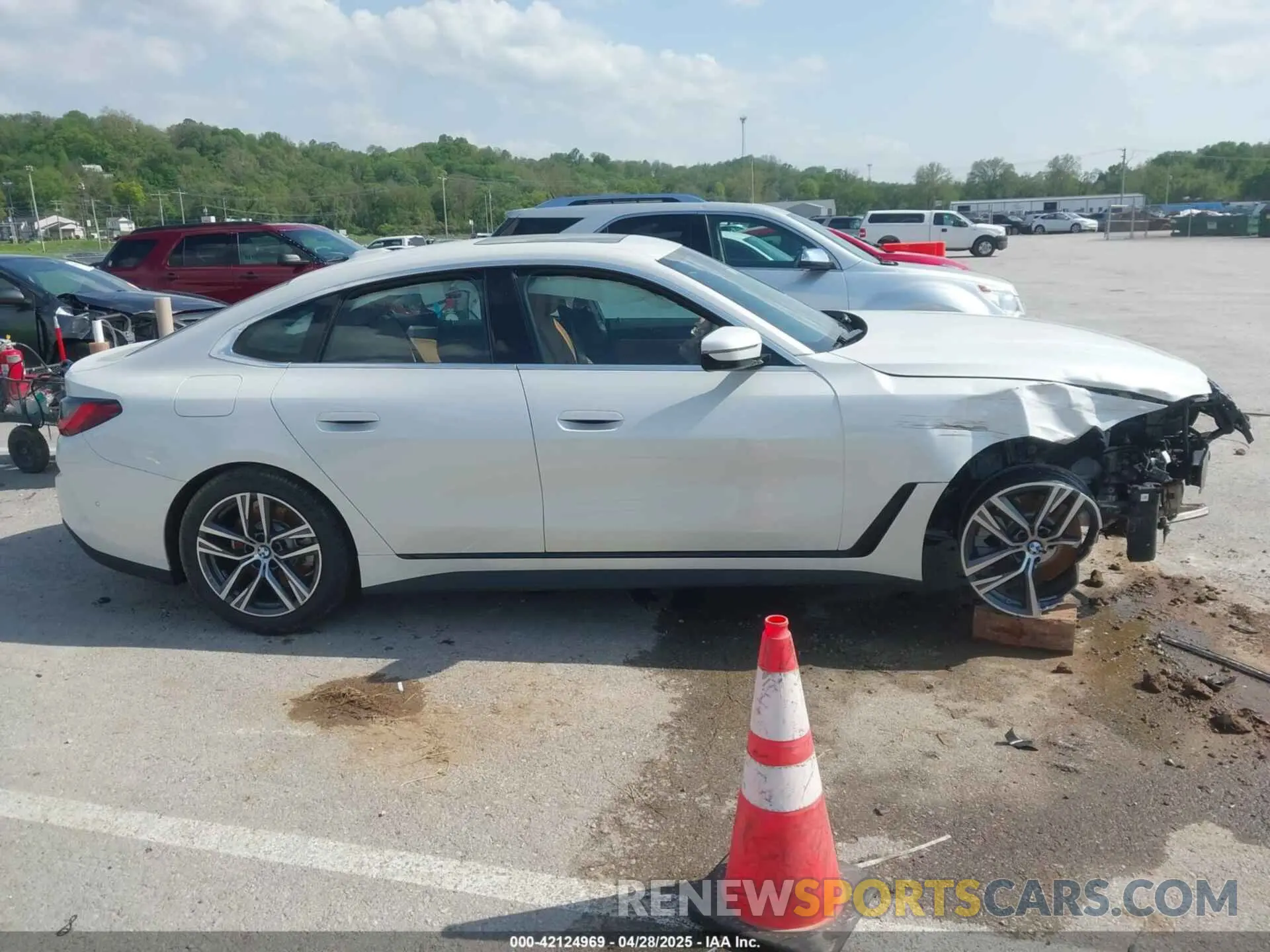 13 Photograph of a damaged car WBA33FB08SFU74697 BMW 4 SERIES GRAN COUPE 2025
