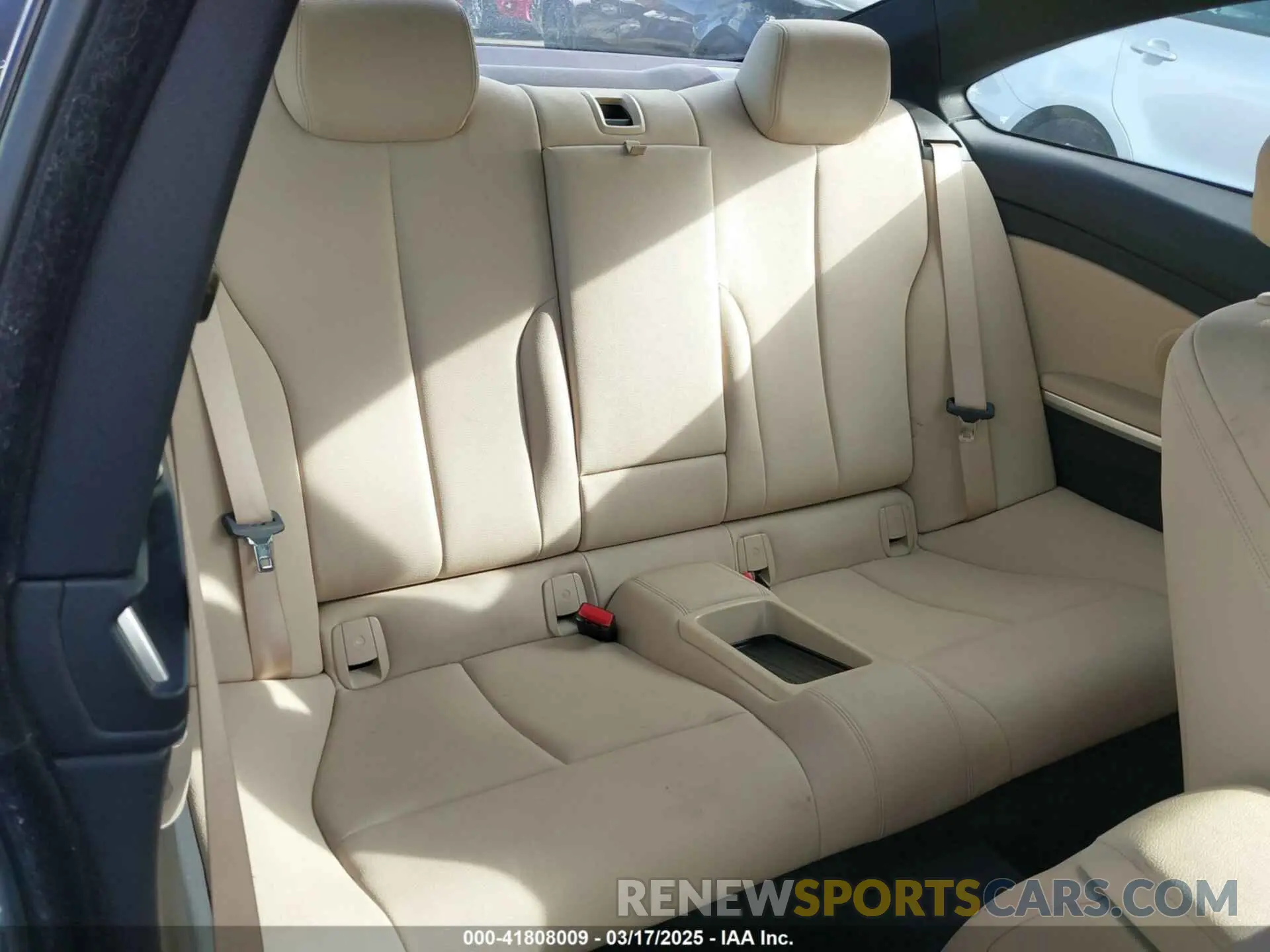 8 Photograph of a damaged car WBA4W3C53KAF92984 BMW 430I 2019