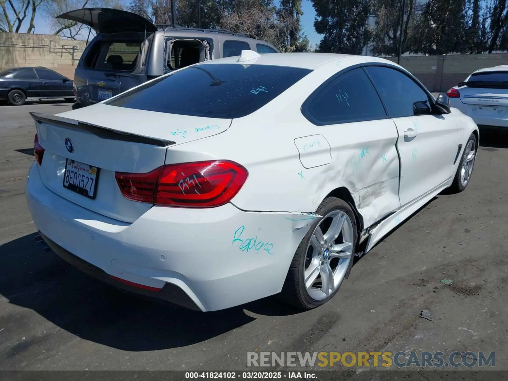 4 Photograph of a damaged car WBA4W3C55KAF91660 BMW 430I 2019