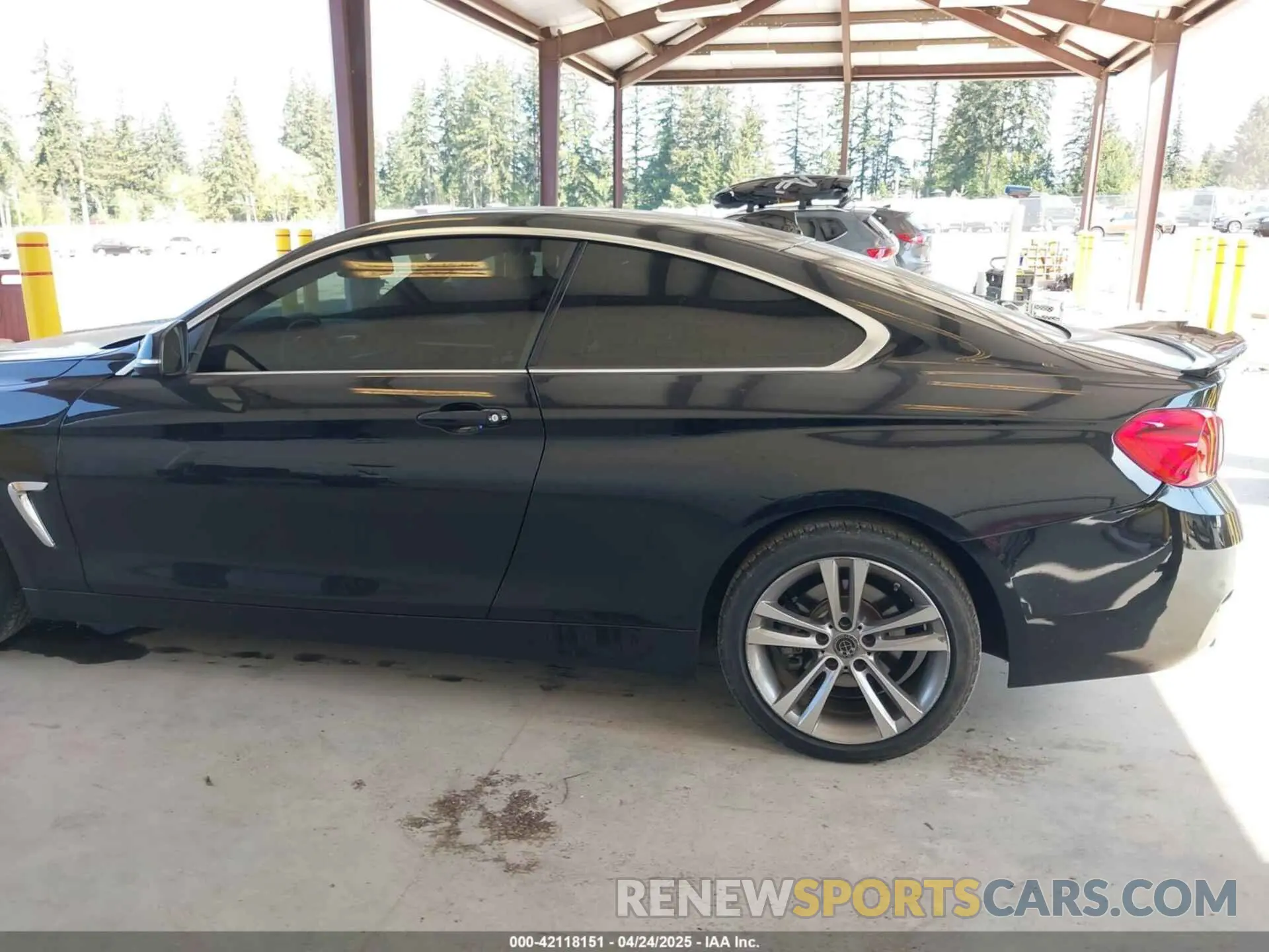 14 Photograph of a damaged car WBA4W3C59KAF93718 BMW 430I 2019