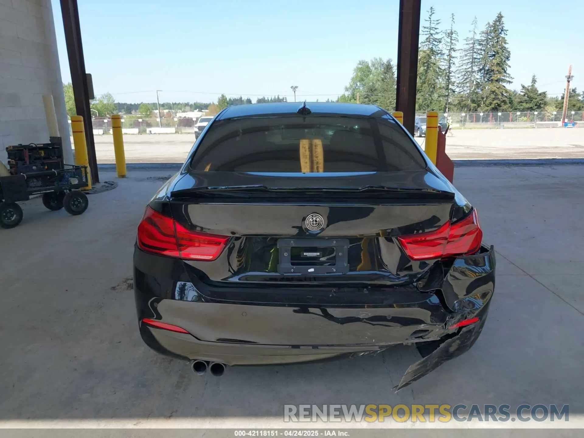 16 Photograph of a damaged car WBA4W3C59KAF93718 BMW 430I 2019