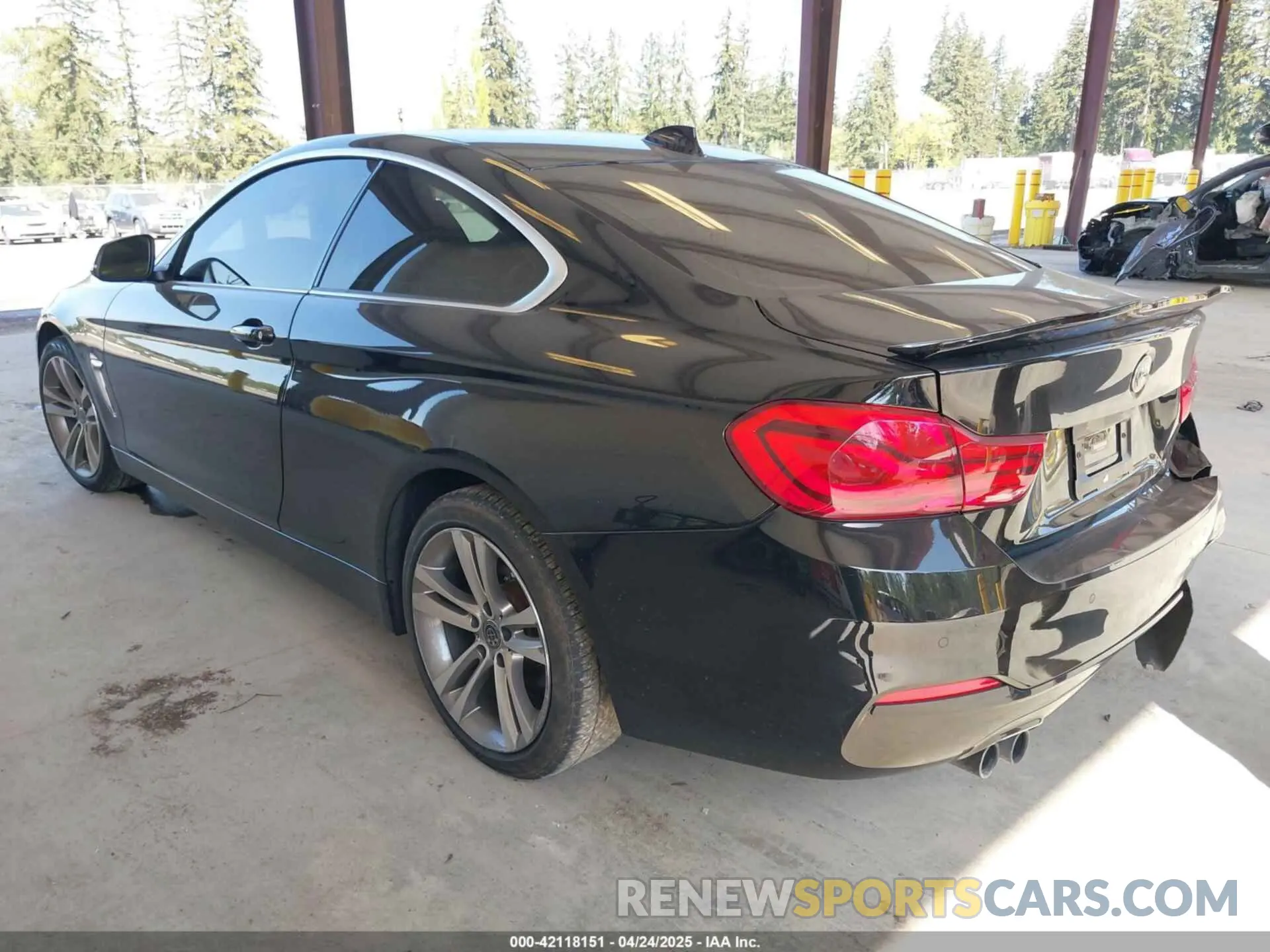 3 Photograph of a damaged car WBA4W3C59KAF93718 BMW 430I 2019