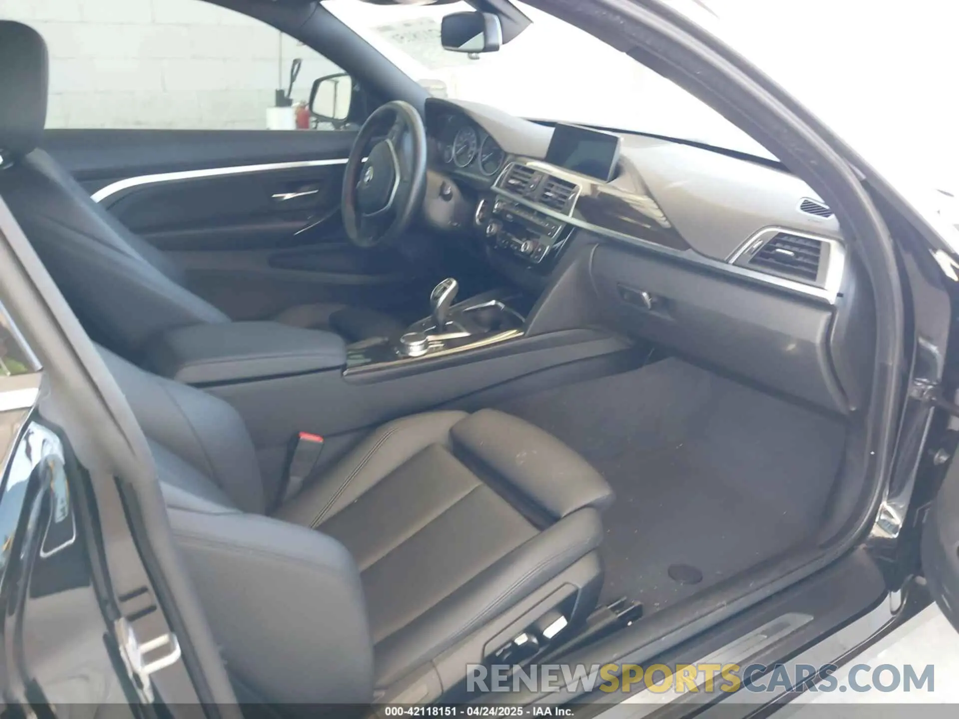 5 Photograph of a damaged car WBA4W3C59KAF93718 BMW 430I 2019