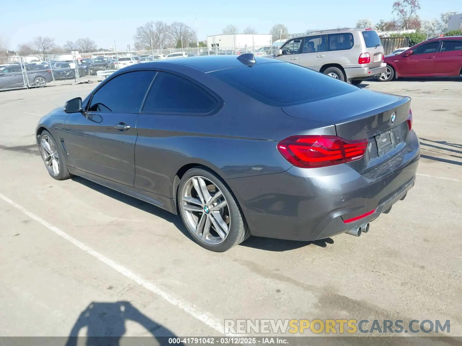 3 Photograph of a damaged car WBA4W3C00LFH55972 BMW 430I 2020