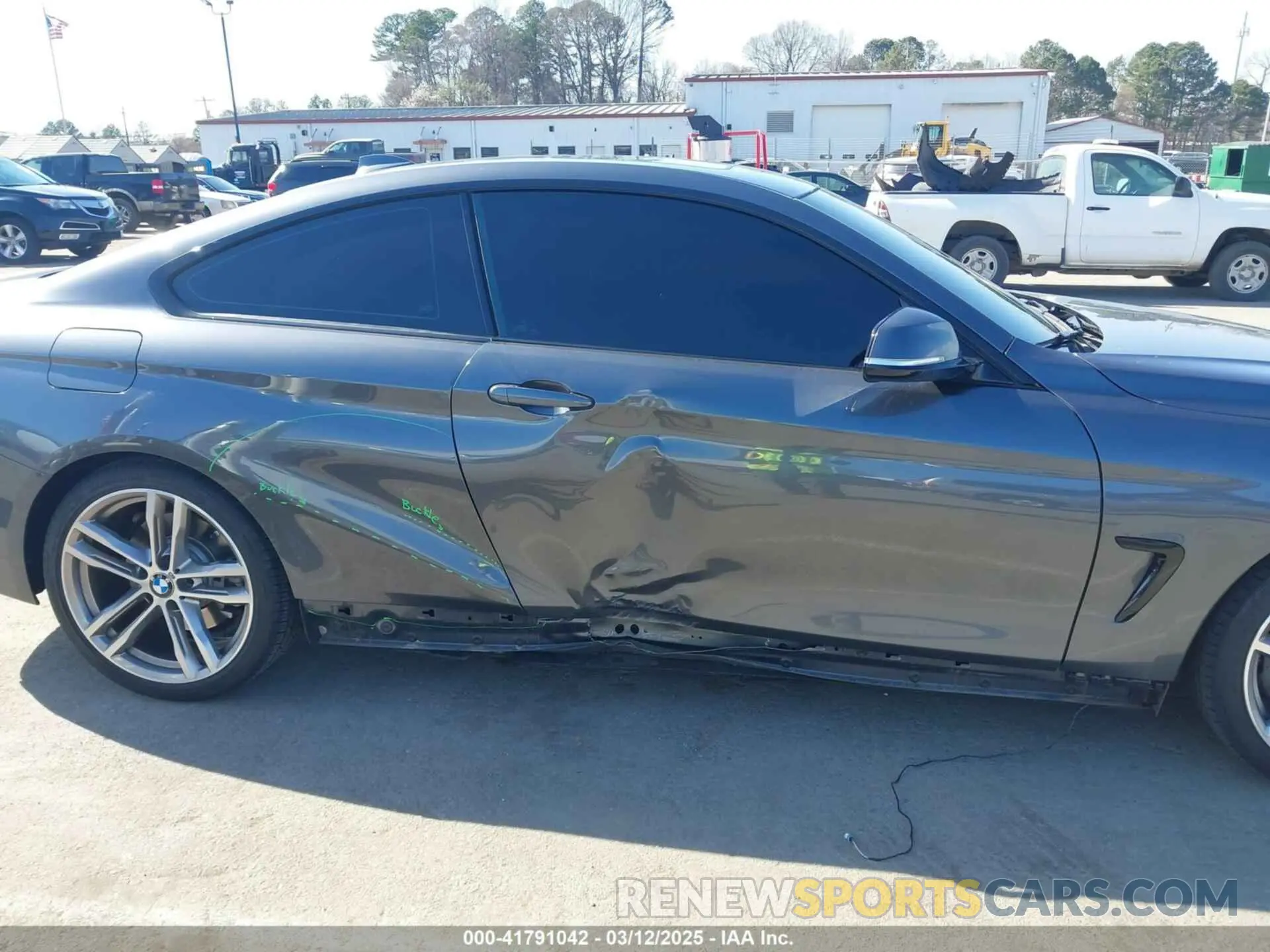6 Photograph of a damaged car WBA4W3C00LFH55972 BMW 430I 2020