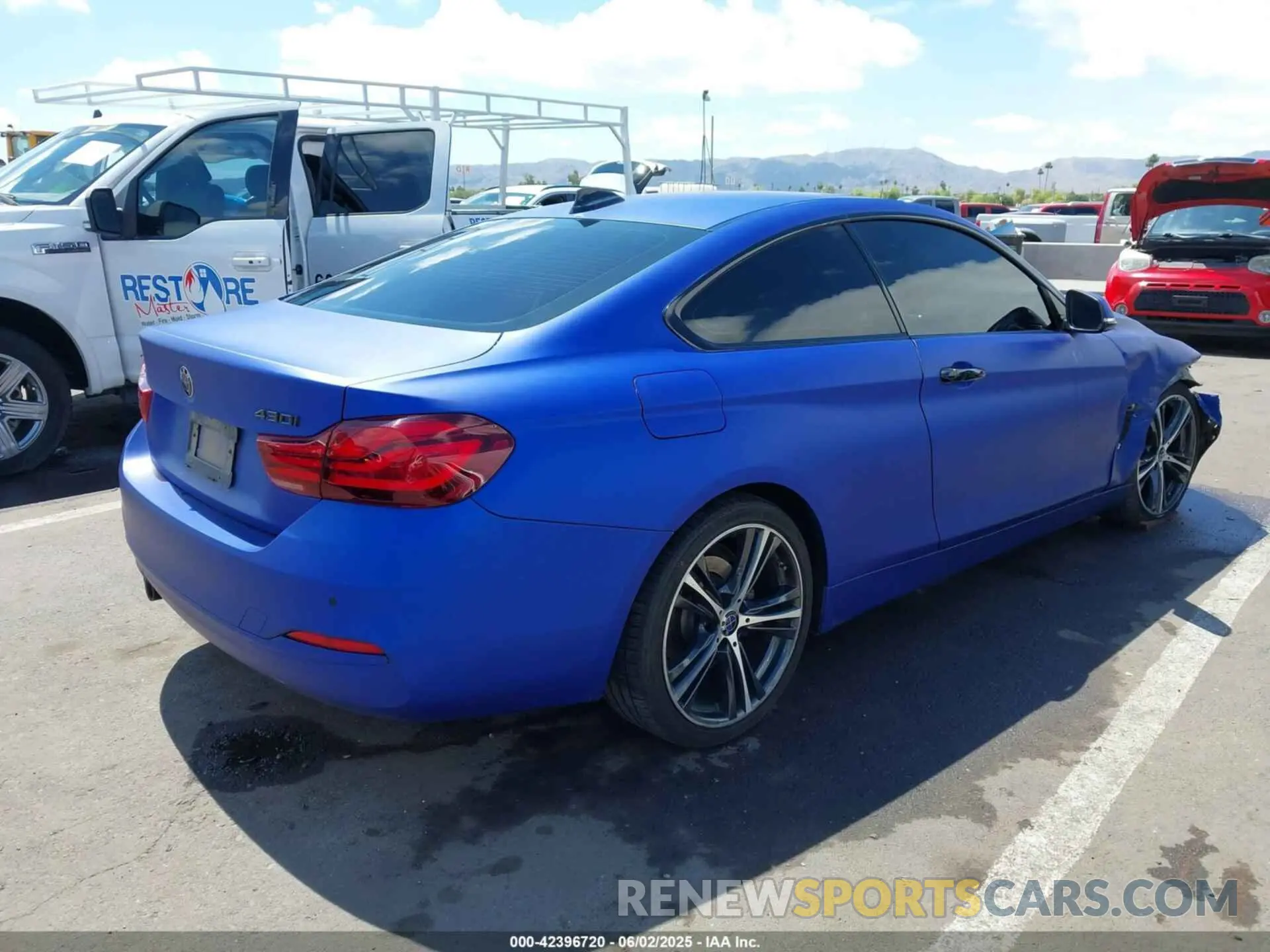 4 Photograph of a damaged car WBA4W3C02LFH16817 BMW 430I 2020