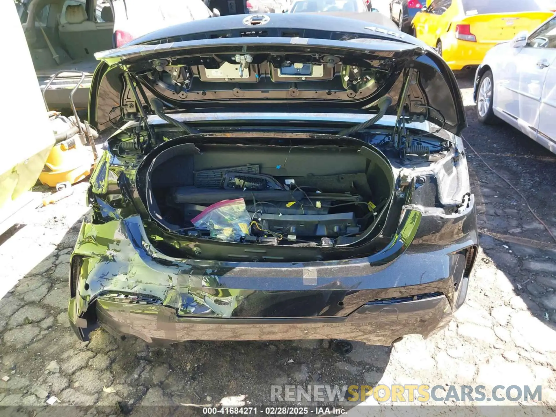 6 Photograph of a damaged car WBA23AT04MCG68356 BMW 430I 2021