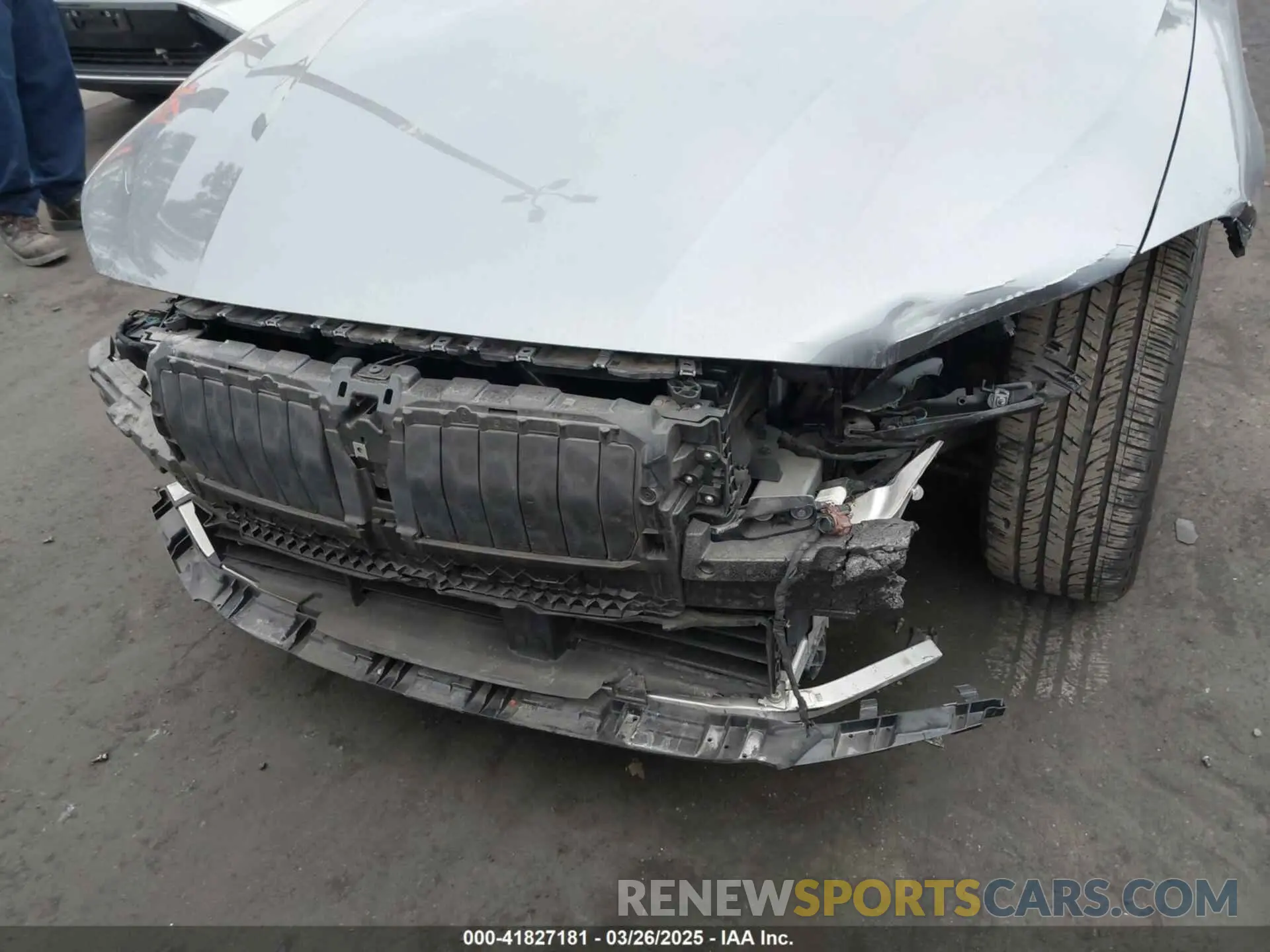 13 Photograph of a damaged car WBA23AT08MCH12990 BMW 430I 2021