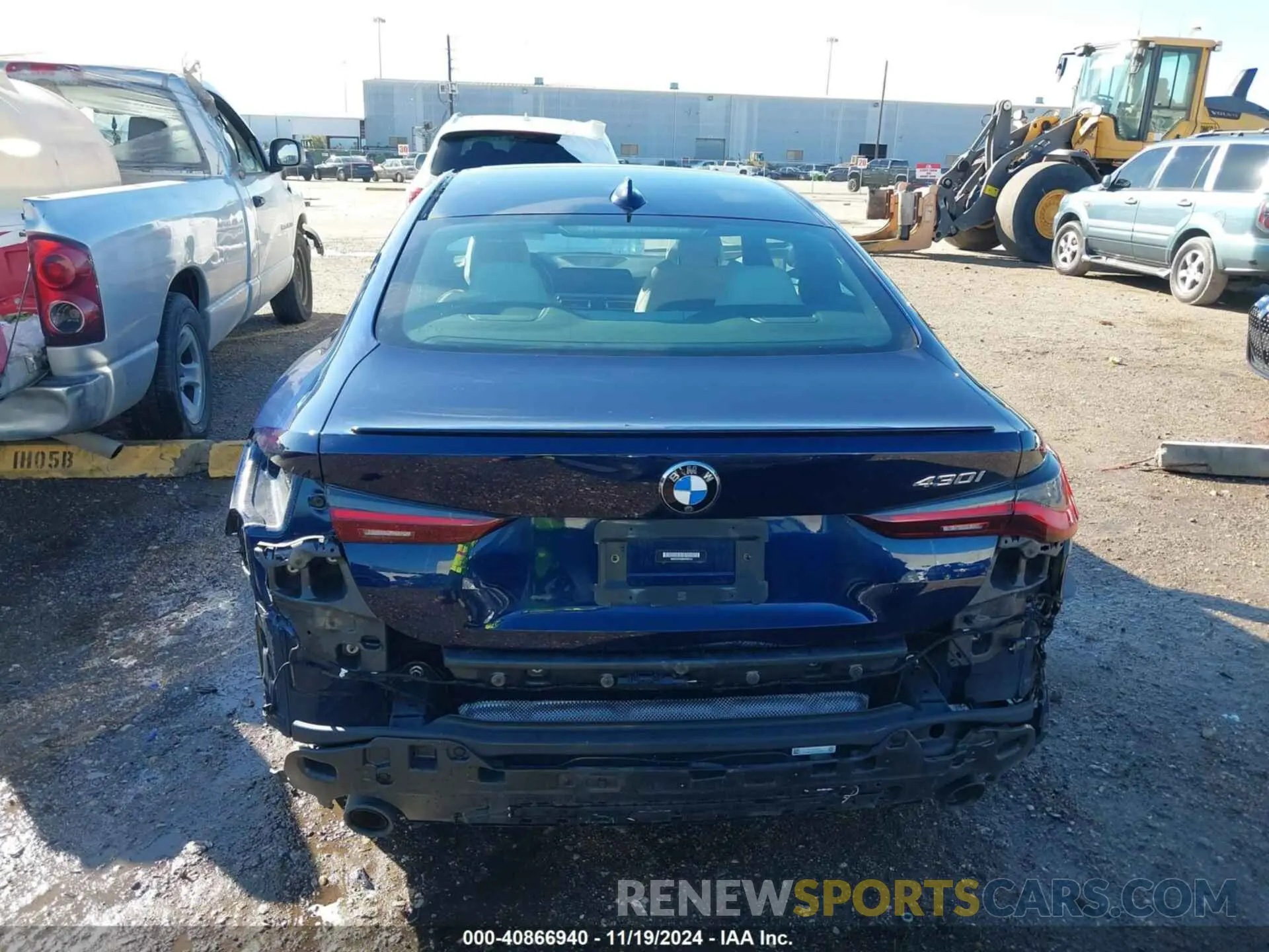 17 Photograph of a damaged car WBA53AP08NCK99152 BMW 430I 2022