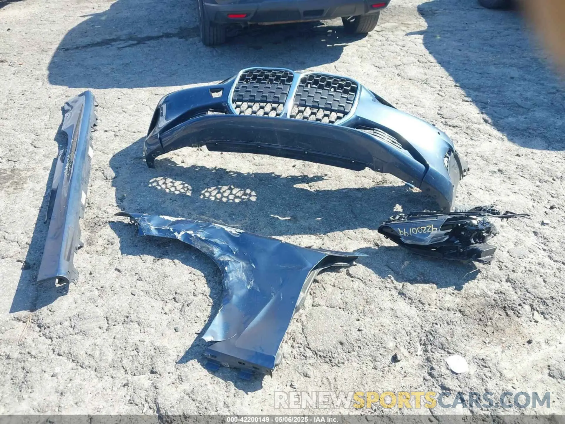 12 Photograph of a damaged car WBA73AP00NCH75602 BMW 430I 2022