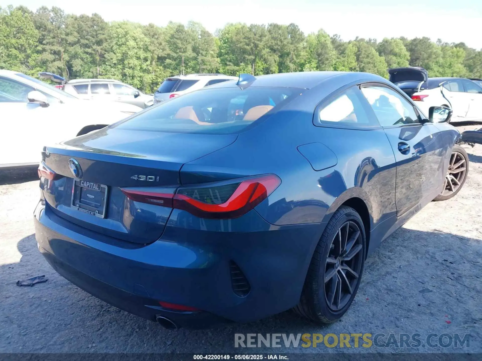 4 Photograph of a damaged car WBA73AP00NCH75602 BMW 430I 2022