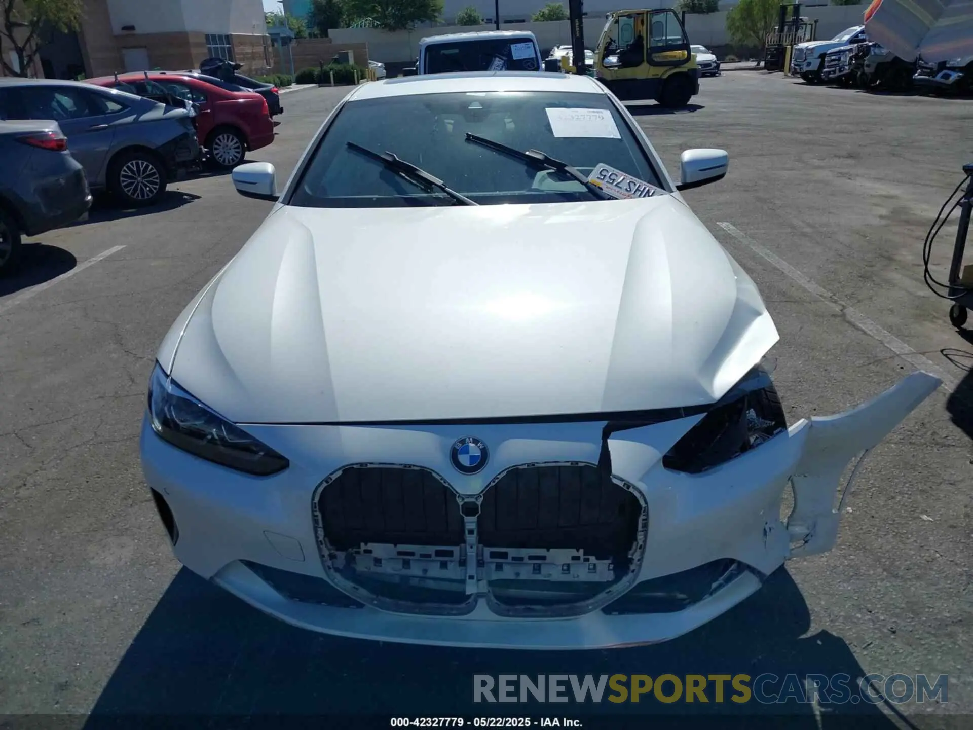 13 Photograph of a damaged car WBA73AP03NCH61029 BMW 430I 2022
