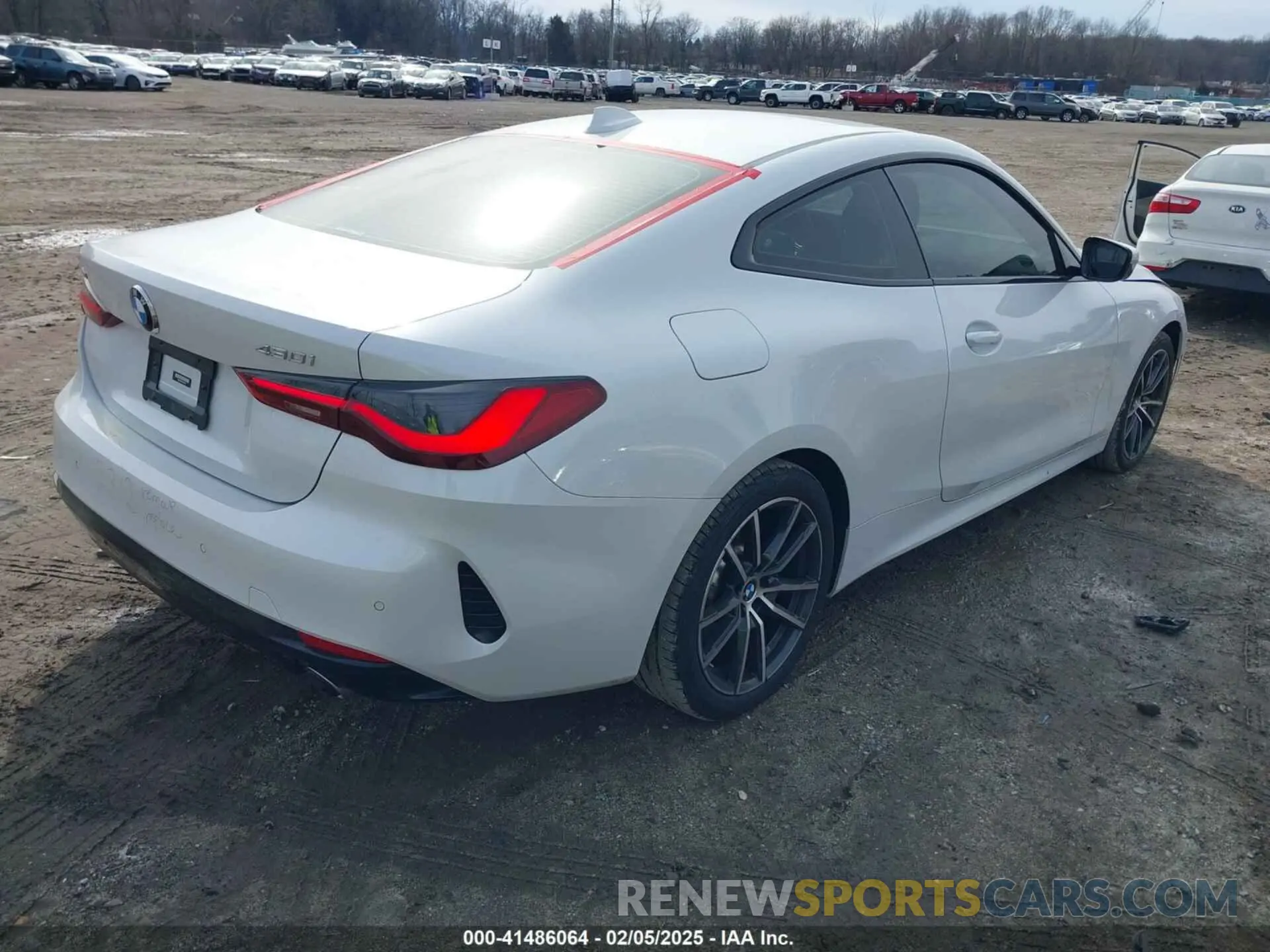 4 Photograph of a damaged car WBA73AP09NCJ28175 BMW 430I 2022