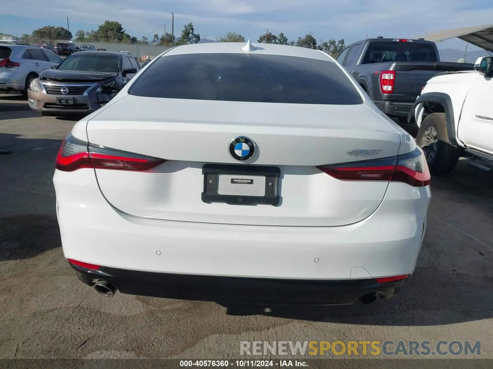 16 Photograph of a damaged car WBA53AP08PCL76606 BMW 430I 2023