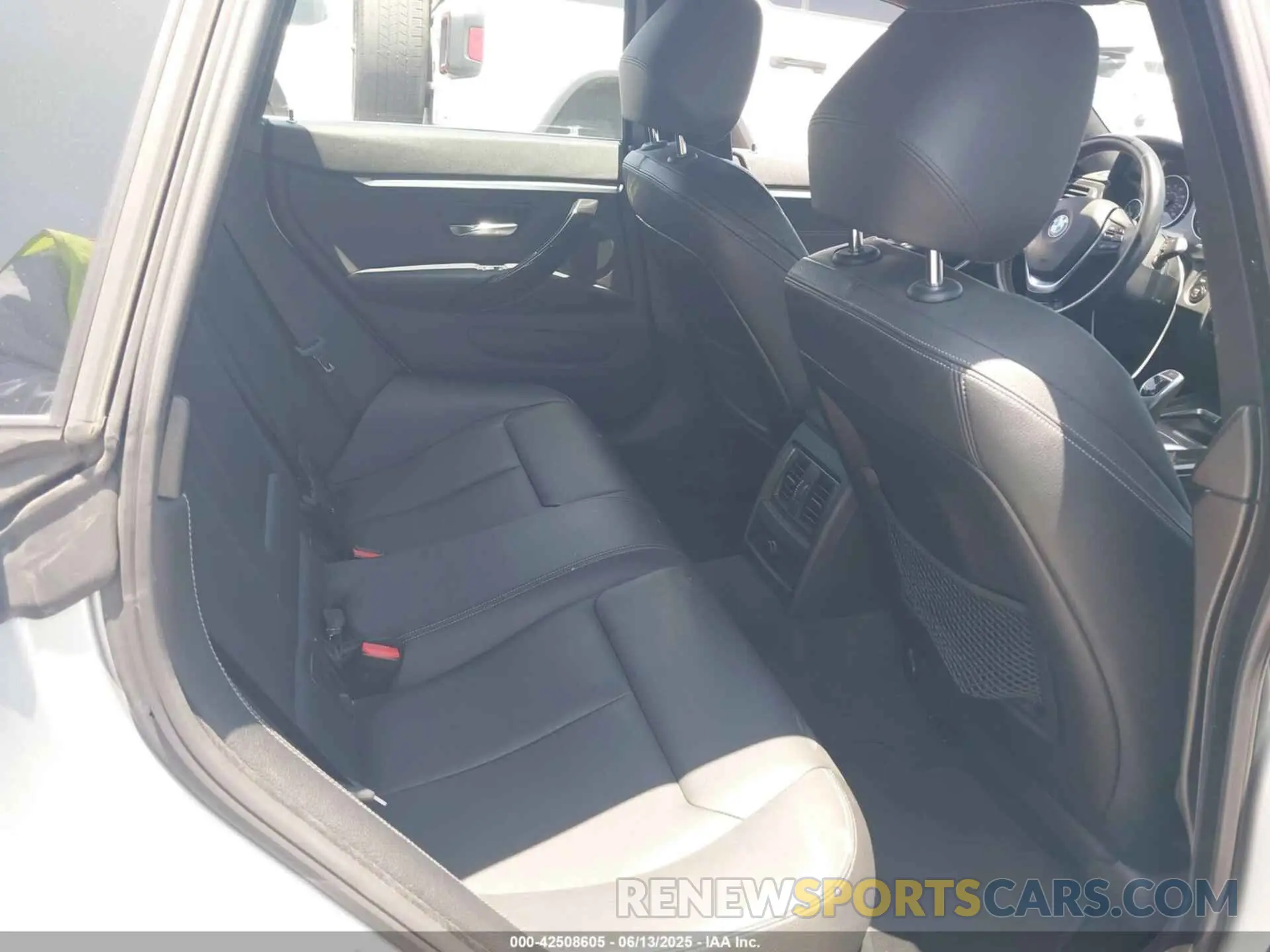 8 Photograph of a damaged car WBA4J1C55KBM13337 BMW 430I GRAN COUPE 2019