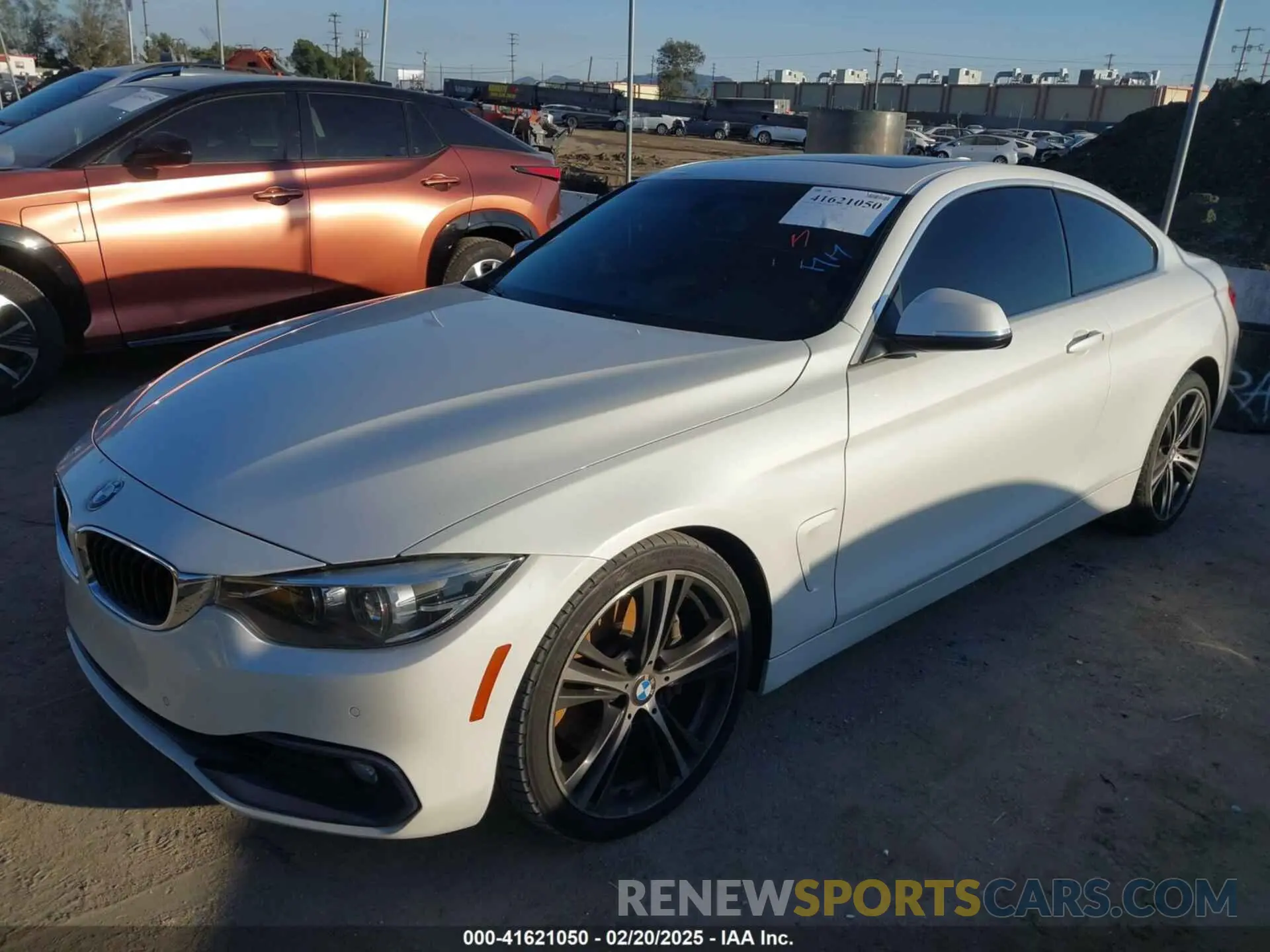 2 Photograph of a damaged car WBA4W7C50KAG52453 BMW 440I 2019