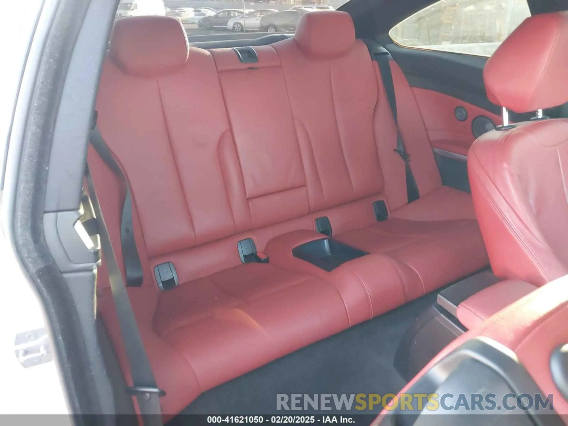 8 Photograph of a damaged car WBA4W7C50KAG52453 BMW 440I 2019
