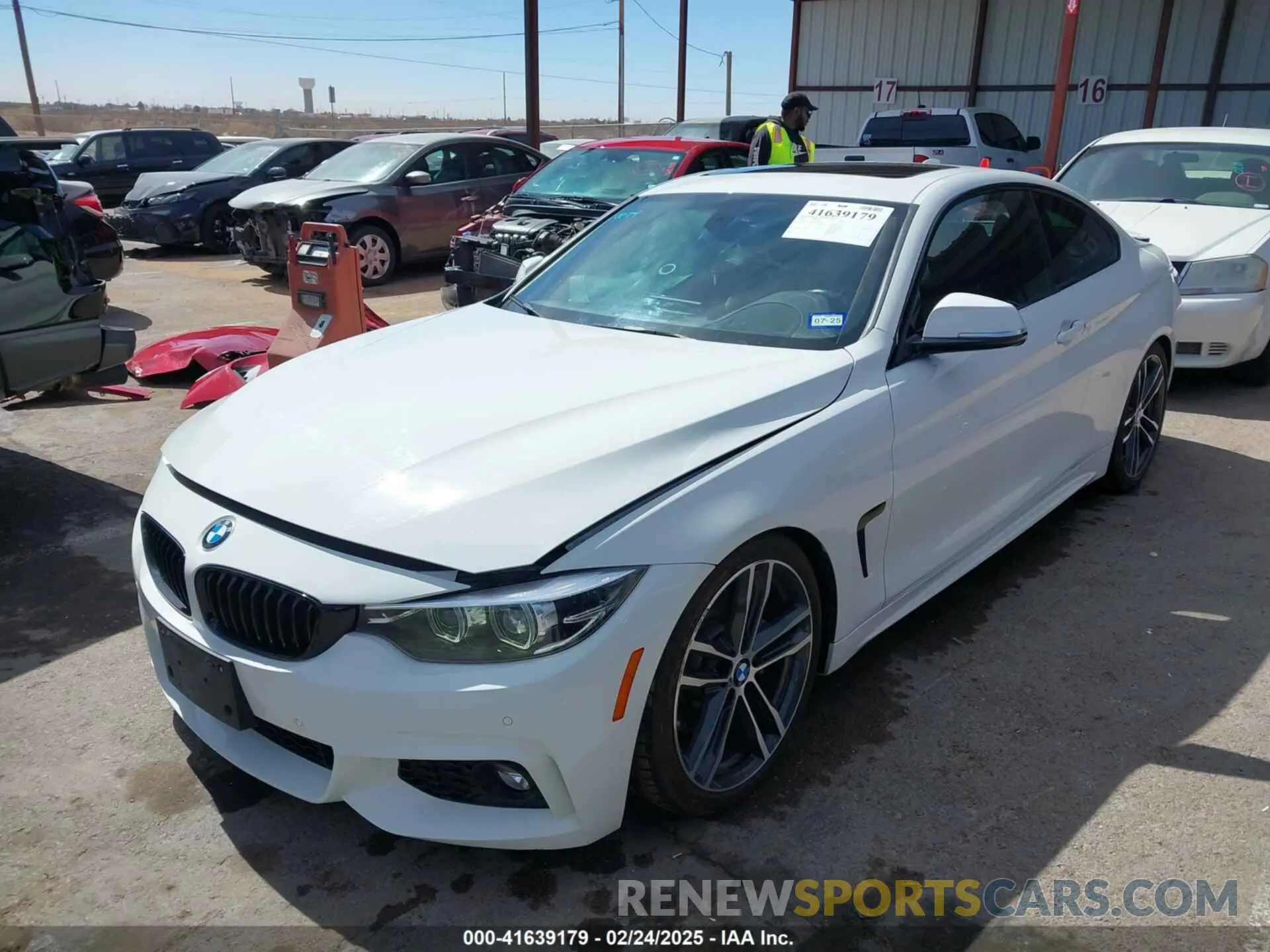 2 Photograph of a damaged car WBA4W7C56KAG52201 BMW 440I 2019