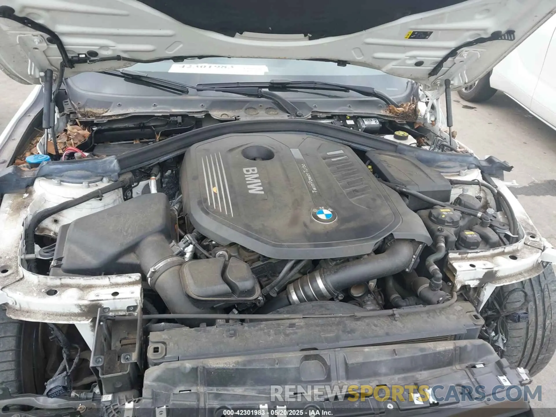 10 Photograph of a damaged car WBA4W7C57KAG52658 BMW 440I 2019