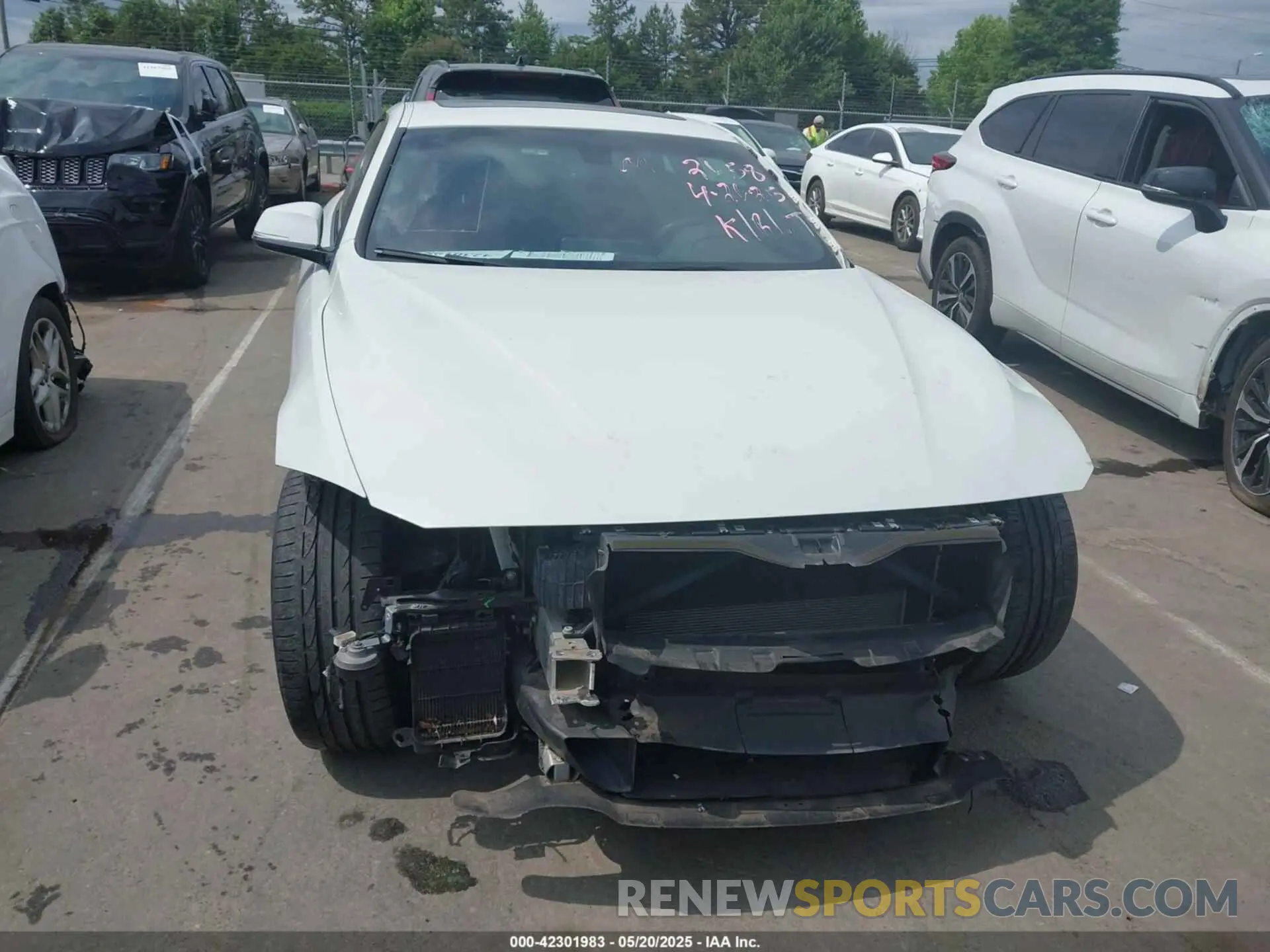 12 Photograph of a damaged car WBA4W7C57KAG52658 BMW 440I 2019