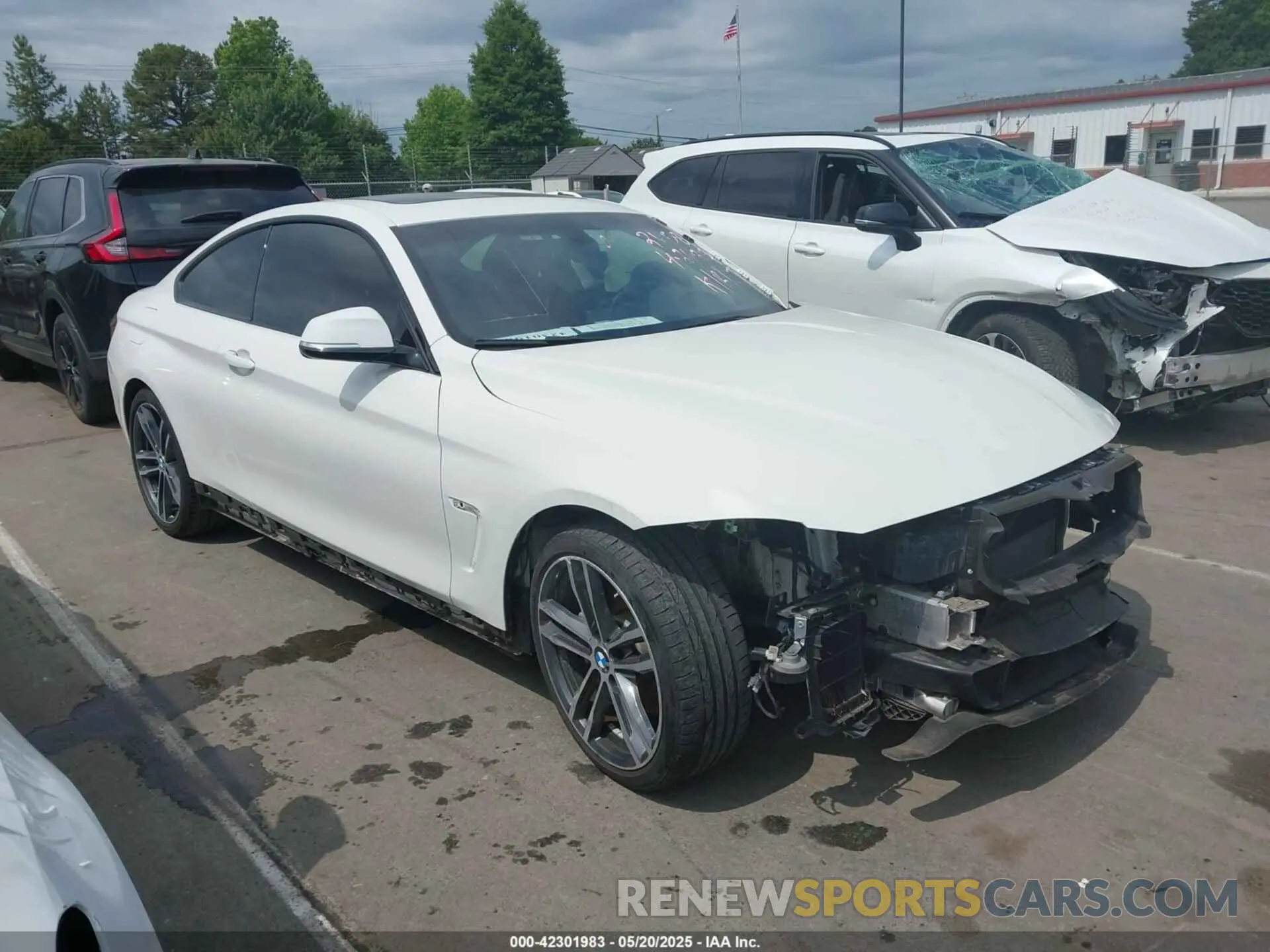 13 Photograph of a damaged car WBA4W7C57KAG52658 BMW 440I 2019
