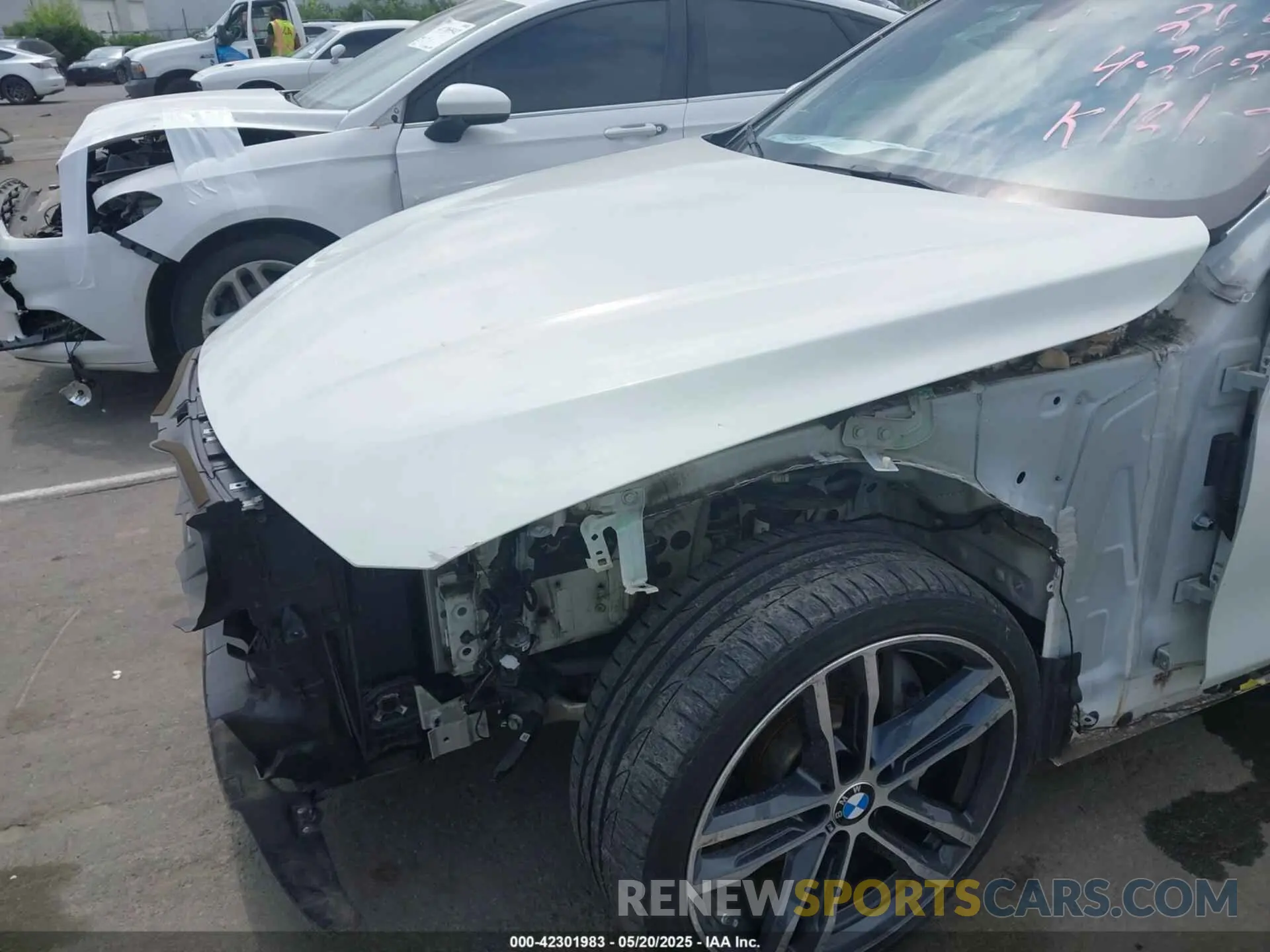 18 Photograph of a damaged car WBA4W7C57KAG52658 BMW 440I 2019