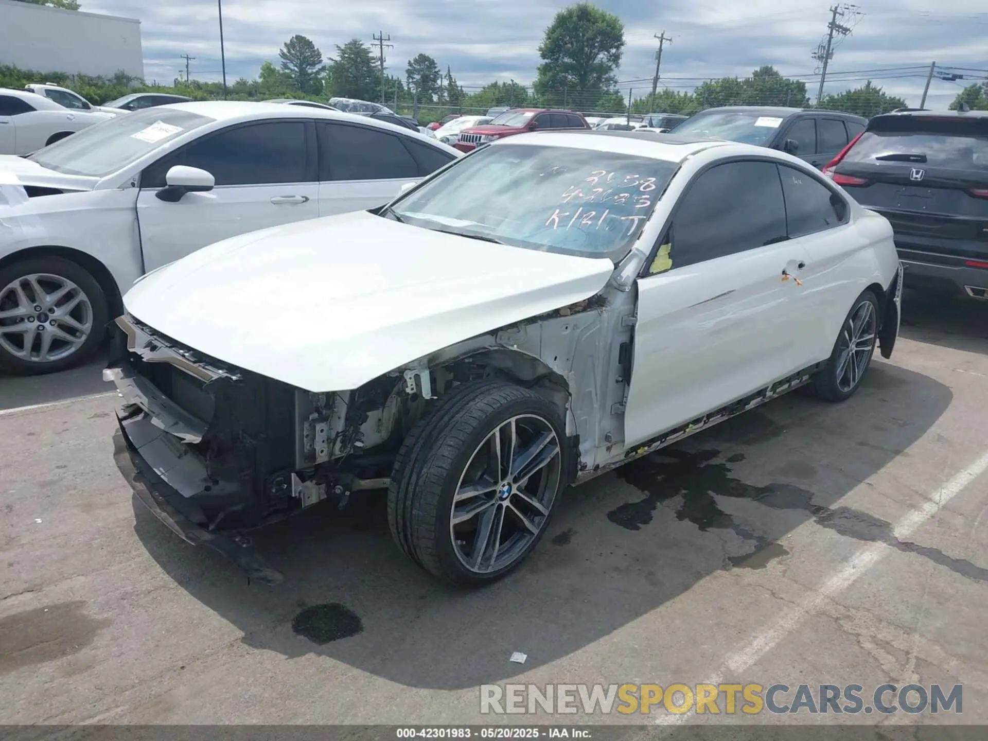 2 Photograph of a damaged car WBA4W7C57KAG52658 BMW 440I 2019