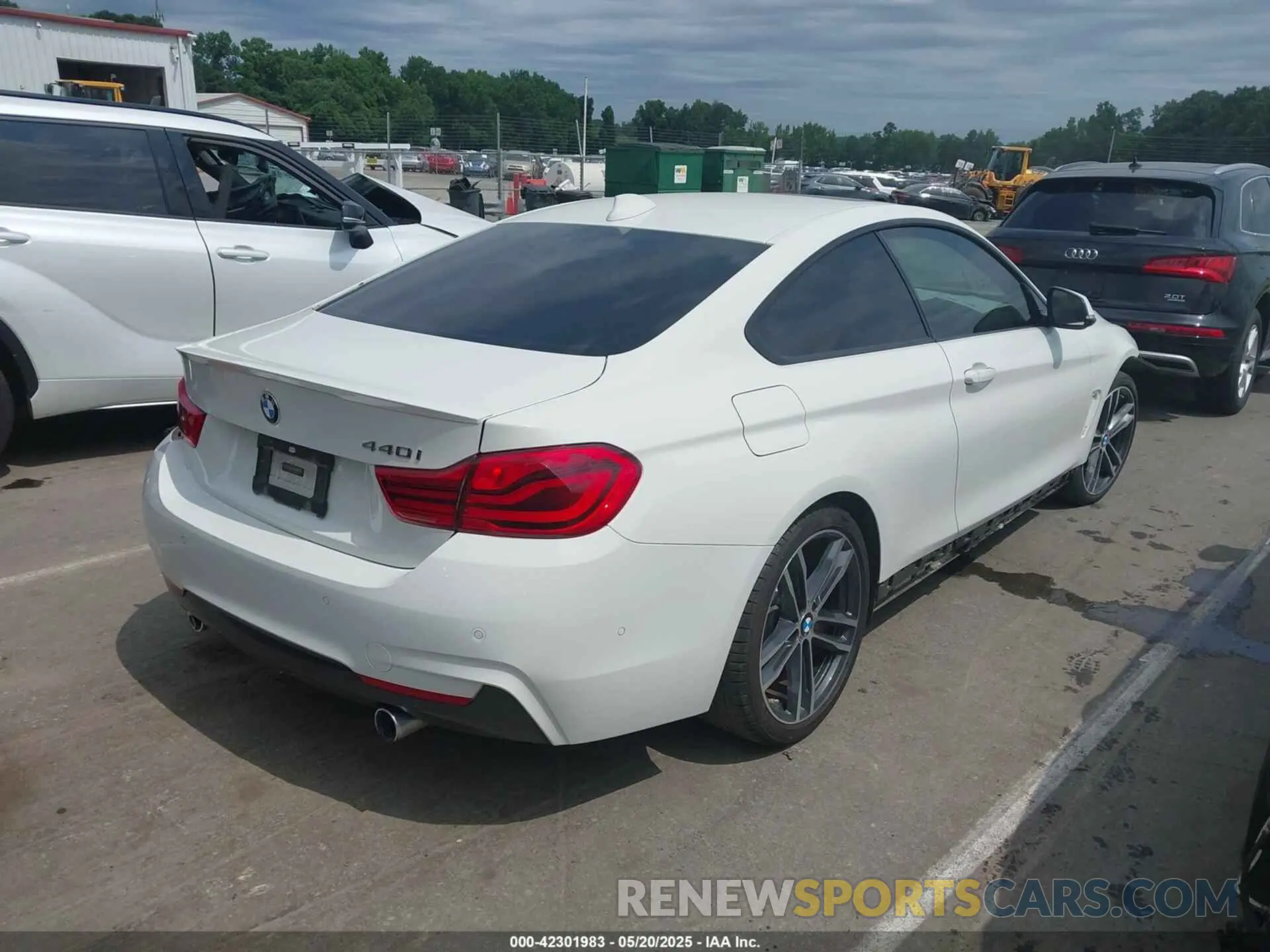 4 Photograph of a damaged car WBA4W7C57KAG52658 BMW 440I 2019