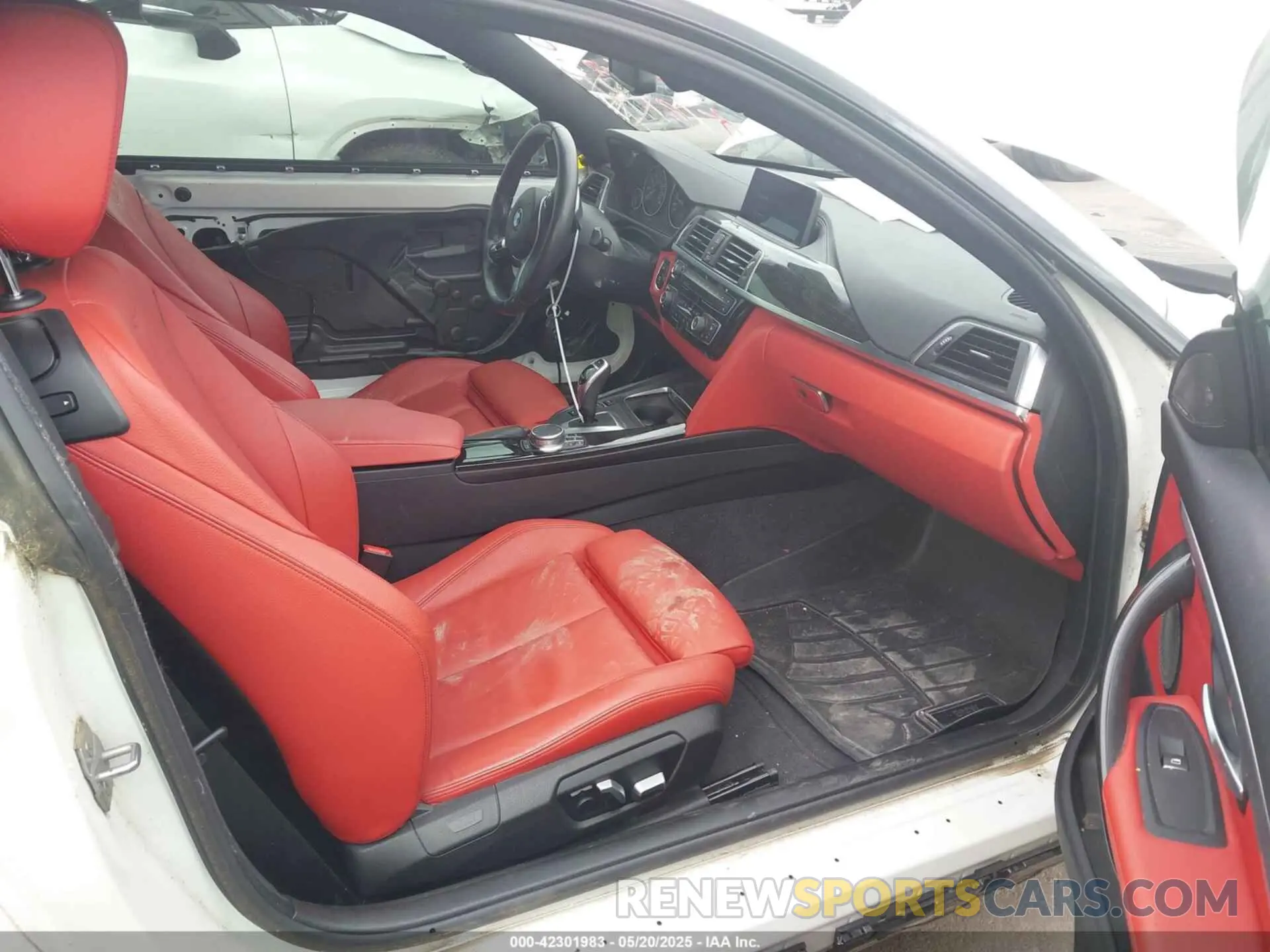 5 Photograph of a damaged car WBA4W7C57KAG52658 BMW 440I 2019