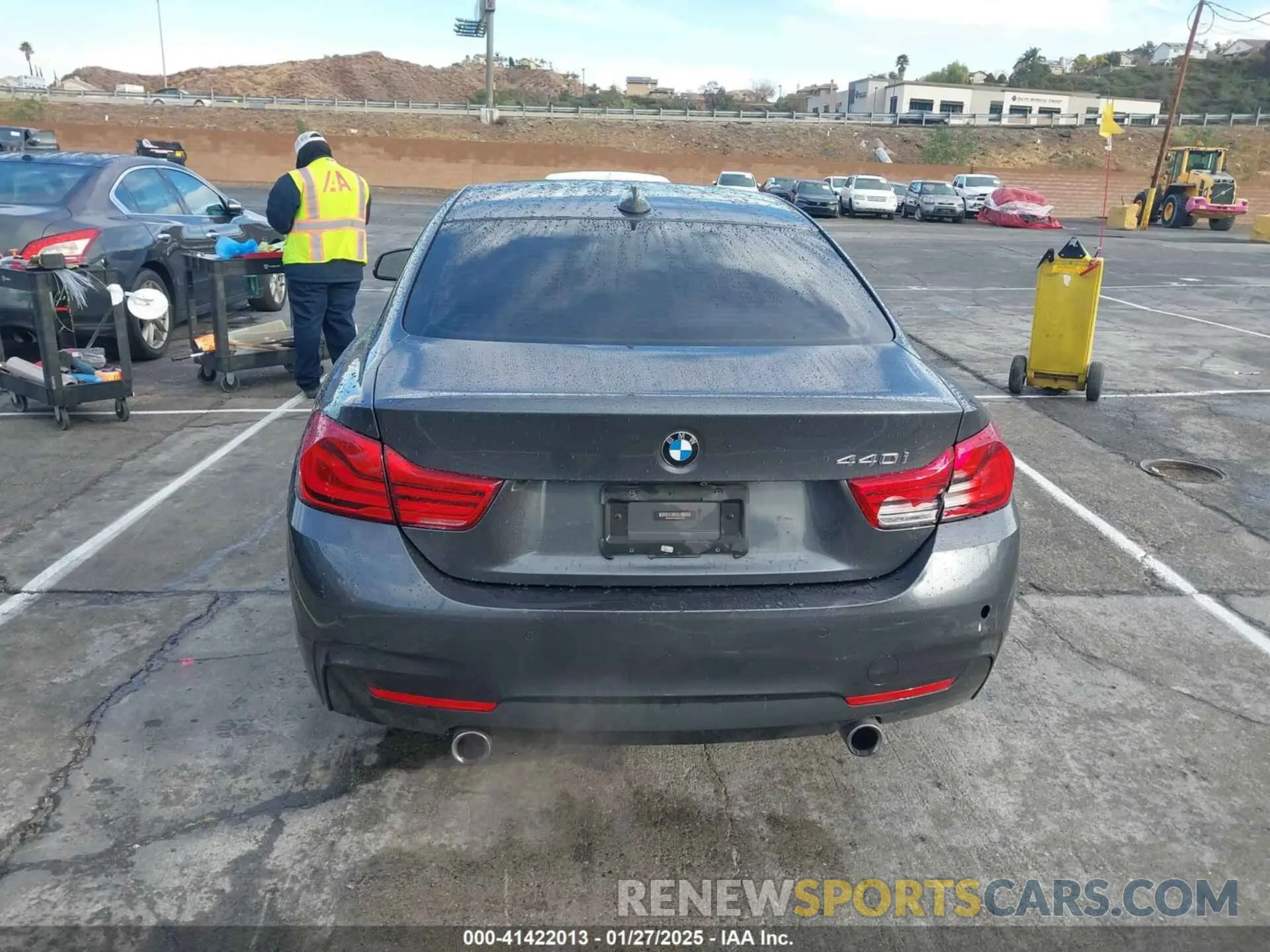 16 Photograph of a damaged car WBA4W7C59KAG52225 BMW 440I 2019