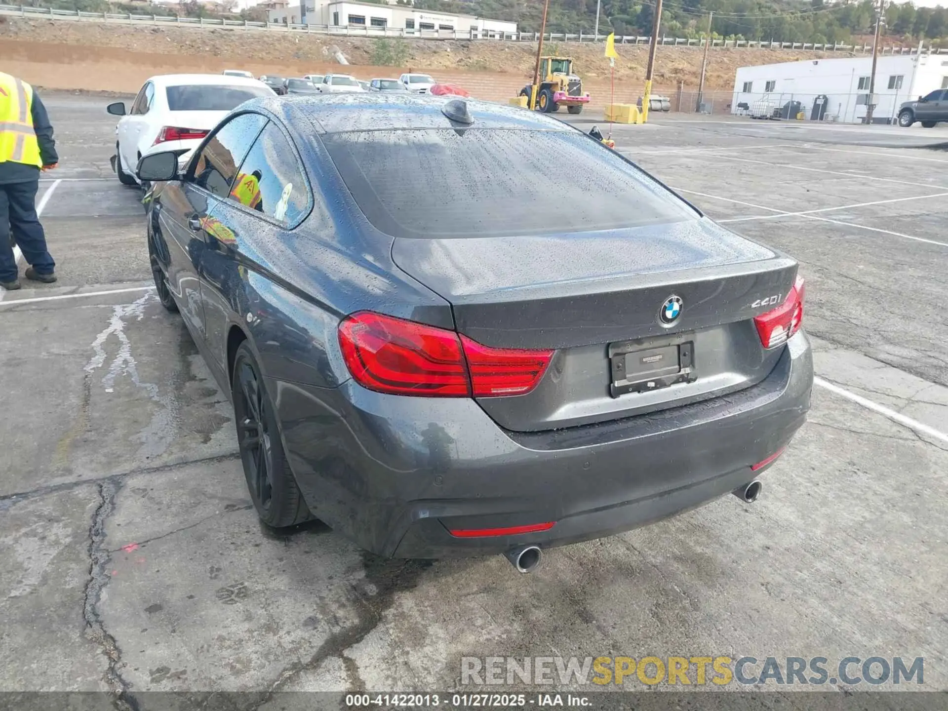 3 Photograph of a damaged car WBA4W7C59KAG52225 BMW 440I 2019