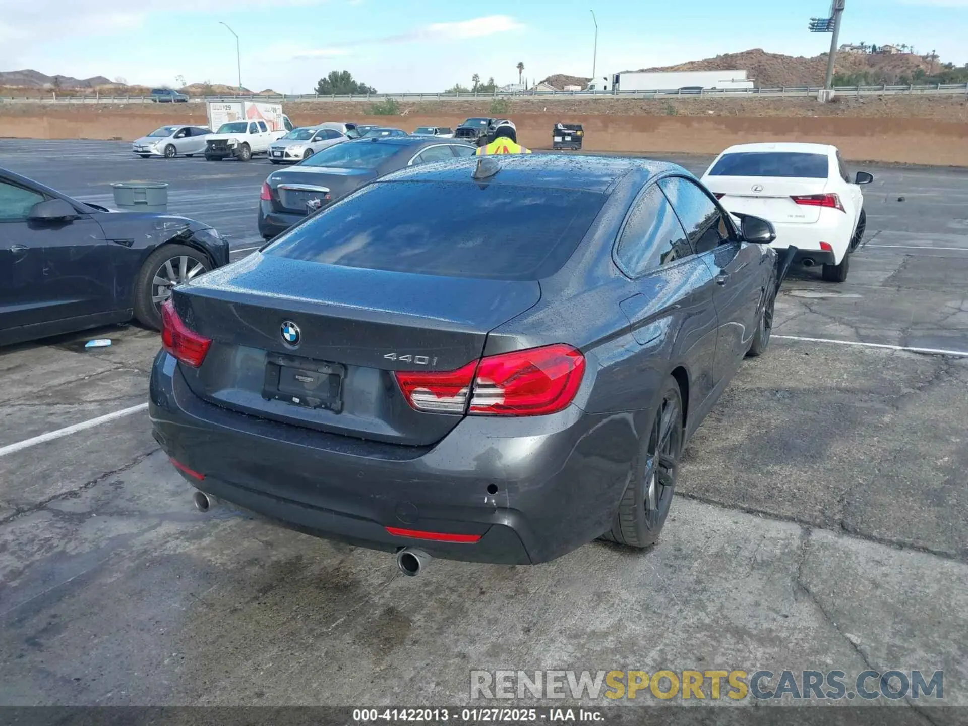 4 Photograph of a damaged car WBA4W7C59KAG52225 BMW 440I 2019