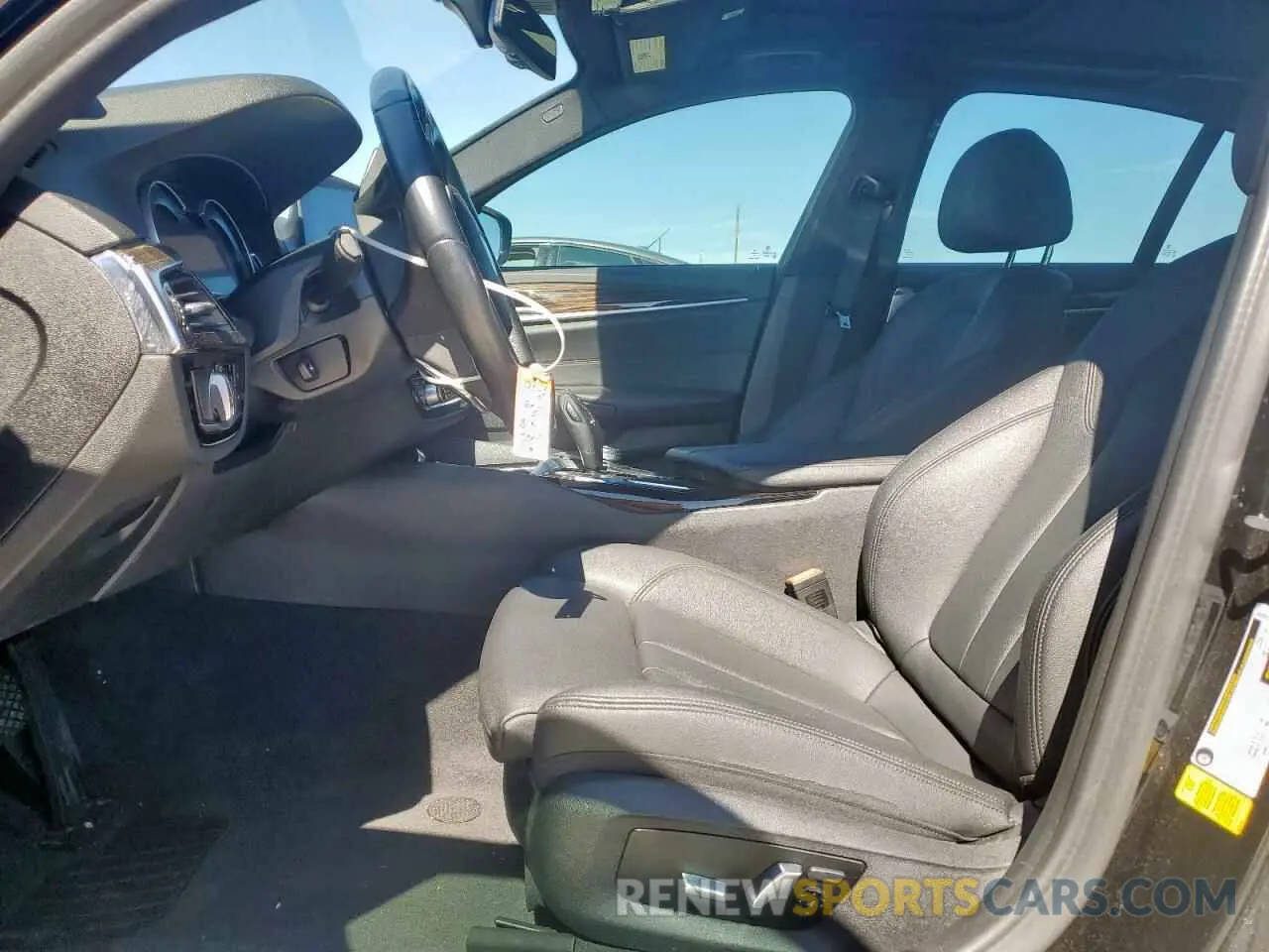 7 Photograph of a damaged car WBAJA5C50KG900345 BMW 5 SERIES 2019