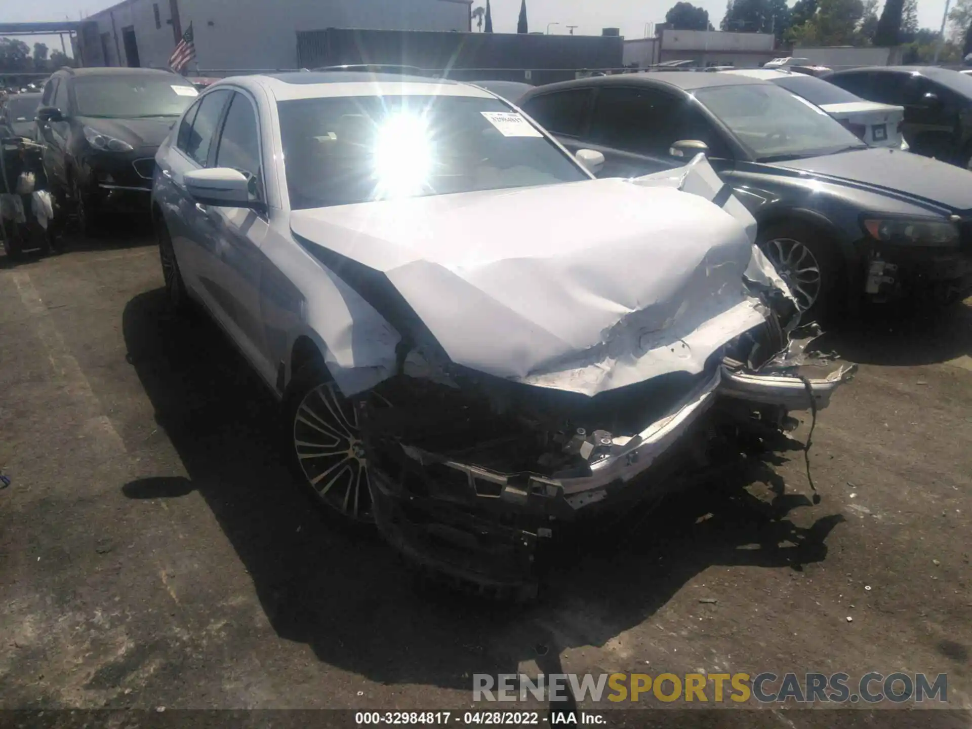 1 Photograph of a damaged car WBAJA5C50KWW01556 BMW 5 SERIES 2019