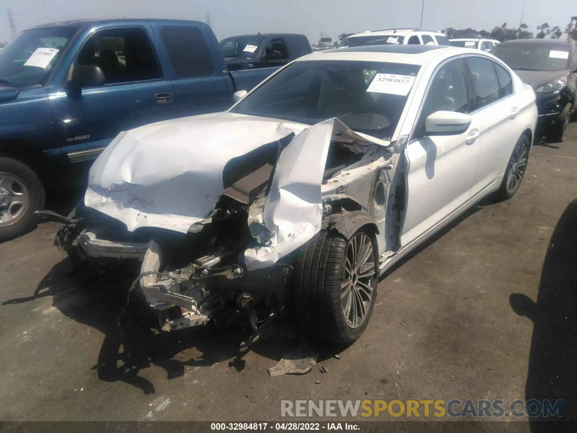 2 Photograph of a damaged car WBAJA5C50KWW01556 BMW 5 SERIES 2019