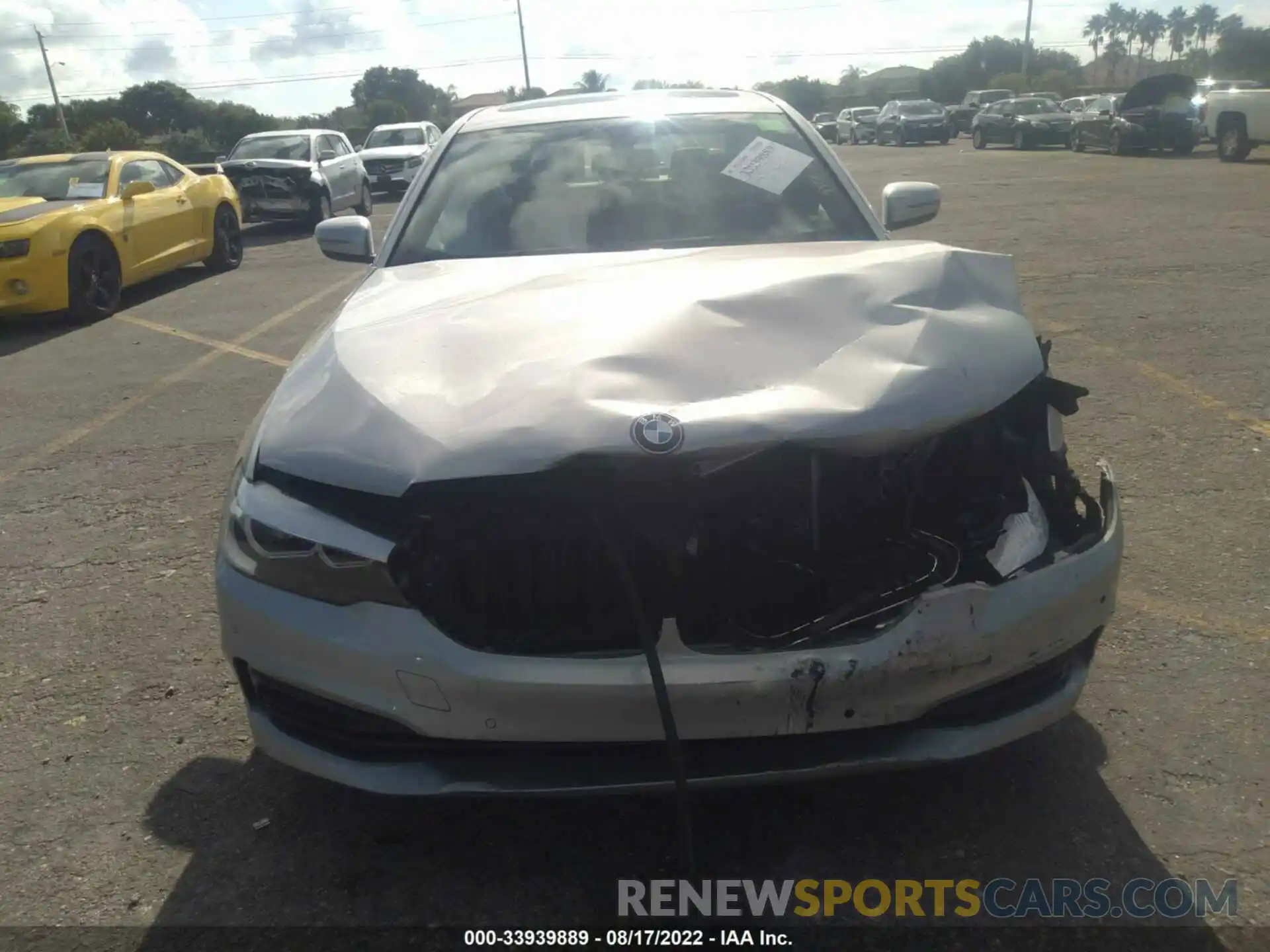 6 Photograph of a damaged car WBAJA5C50KWW19958 BMW 5 SERIES 2019