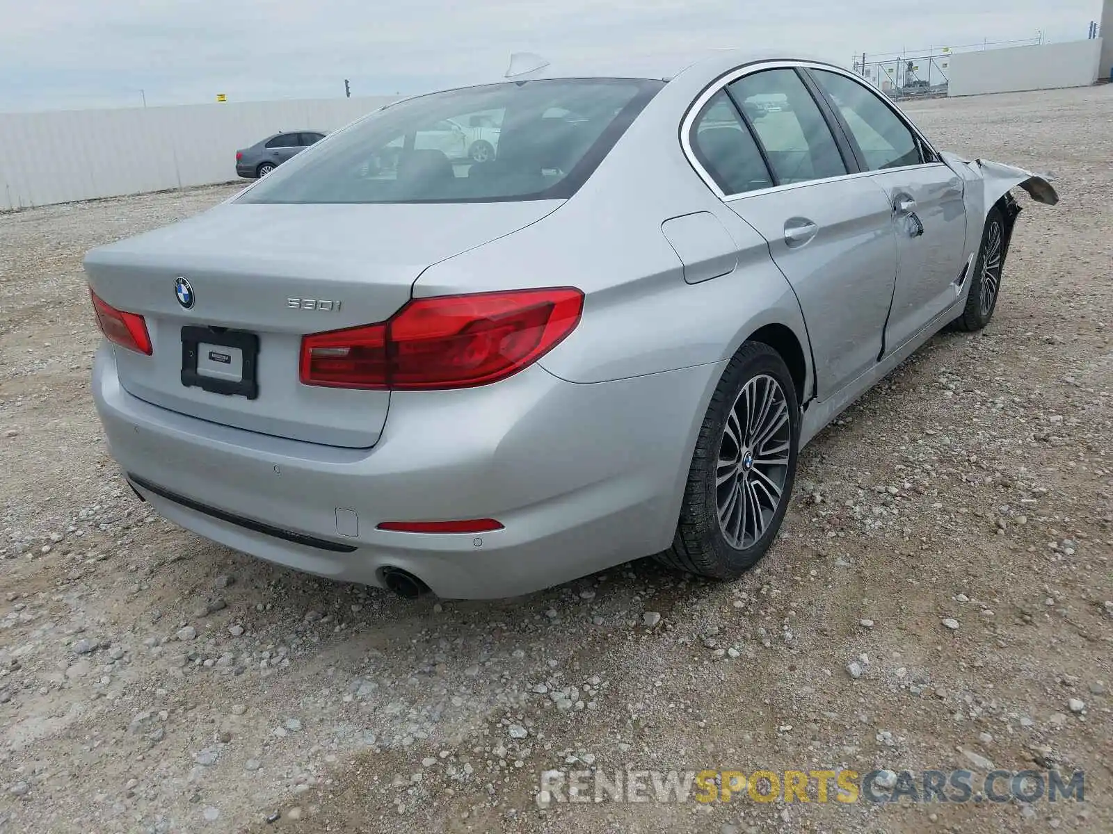 4 Photograph of a damaged car WBAJA5C50KWW37098 BMW 5 SERIES 2019