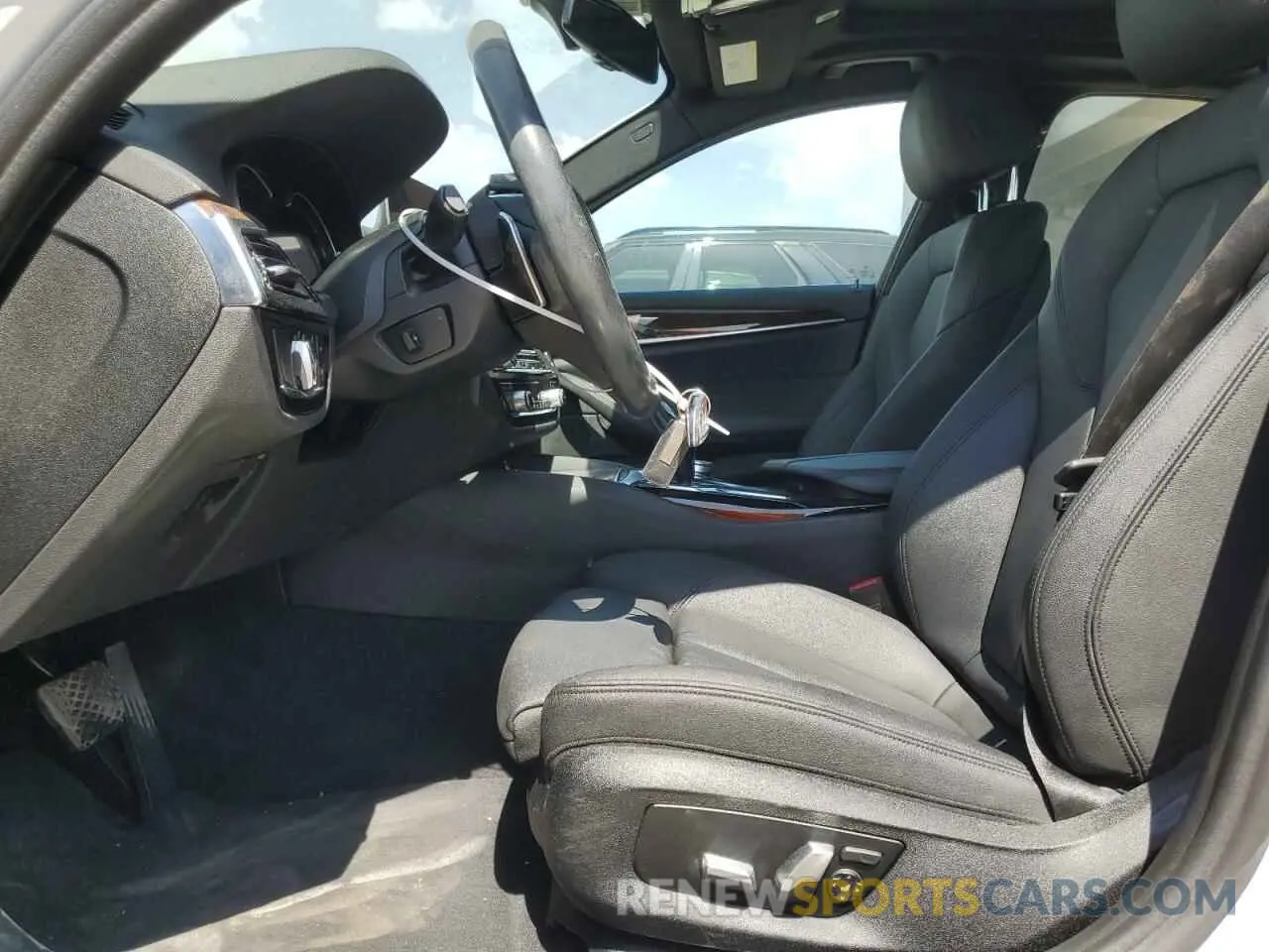 7 Photograph of a damaged car WBAJA5C51KG901181 BMW 5 SERIES 2019