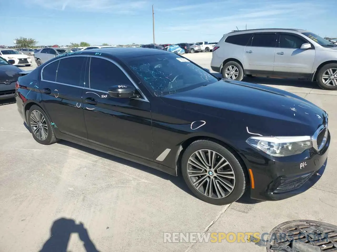 4 Photograph of a damaged car WBAJA5C51KWW34288 BMW 5 SERIES 2019