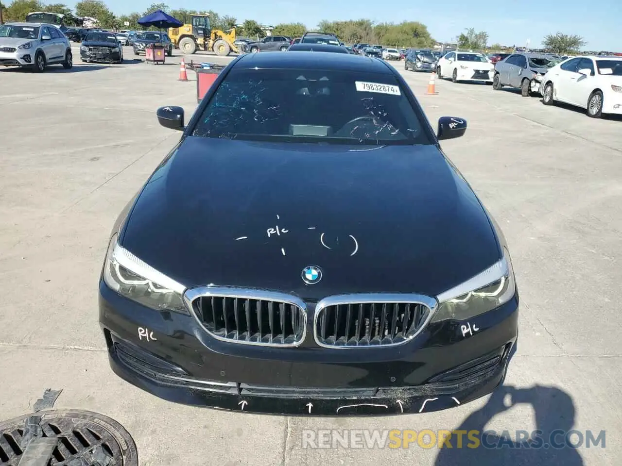 5 Photograph of a damaged car WBAJA5C51KWW34288 BMW 5 SERIES 2019