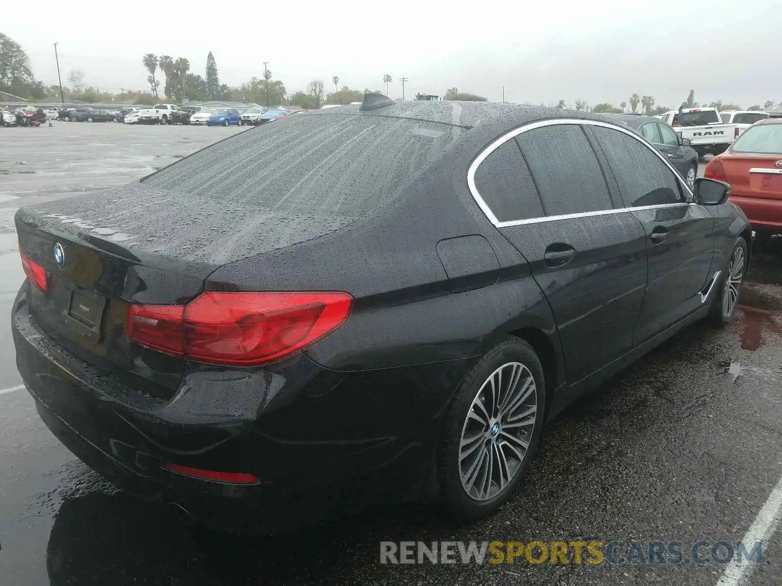 4 Photograph of a damaged car WBAJA5C52KG900718 BMW 5 SERIES 2019