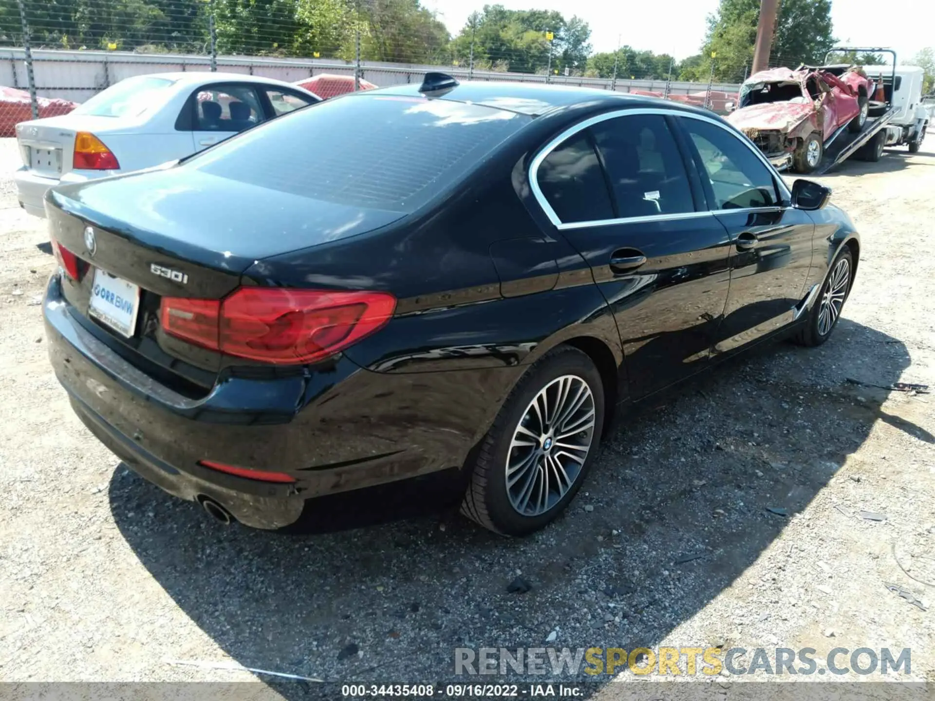 4 Photograph of a damaged car WBAJA5C52KWW04393 BMW 5 SERIES 2019