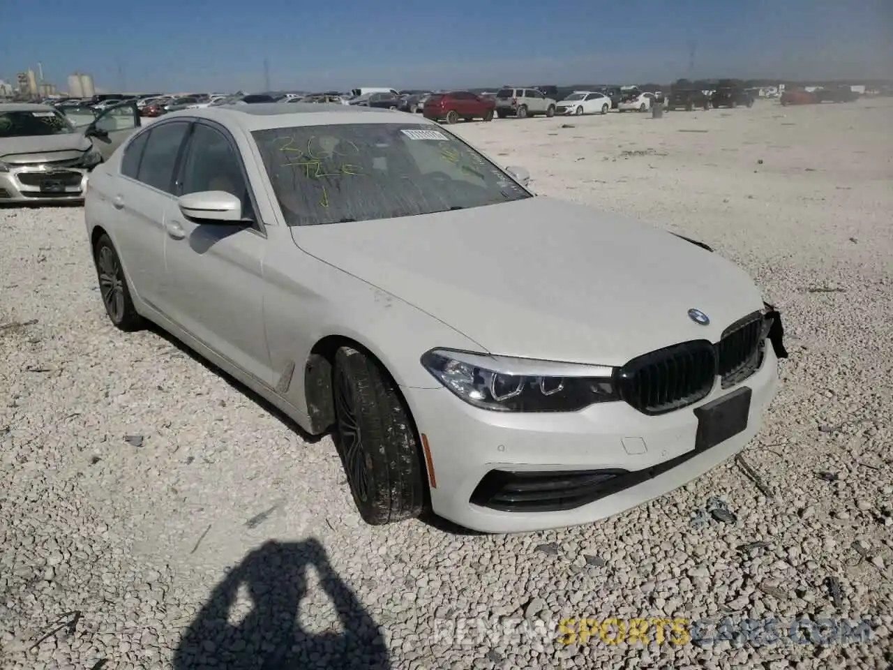 1 Photograph of a damaged car WBAJA5C52KWW07827 BMW 5 SERIES 2019