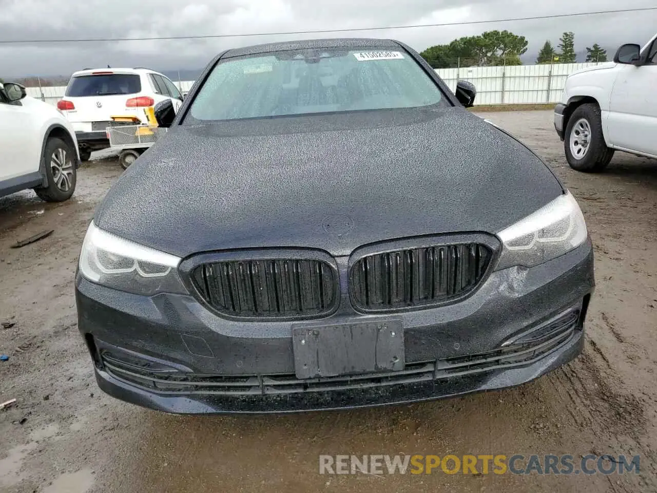 5 Photograph of a damaged car WBAJA5C52KWW13904 BMW 5 SERIES 2019